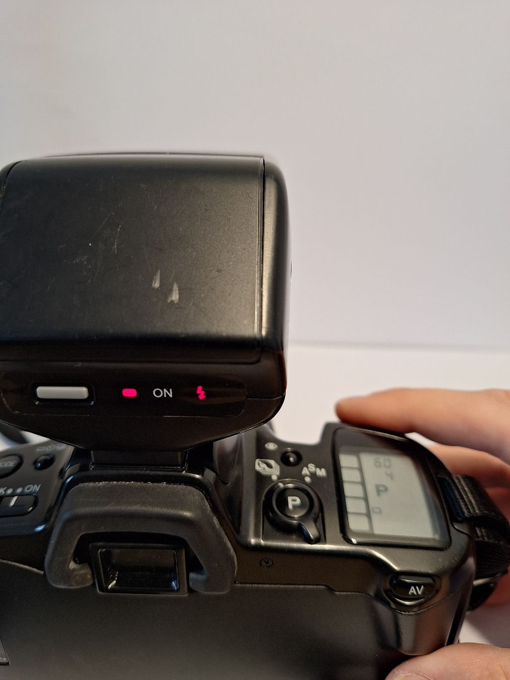 Minolta Fotocamera: Minolta Dynax 500si + 2 Objektive + Blitz + Tasche – Usato da Pfäffikon SZ venduto da TobyPeterson 2