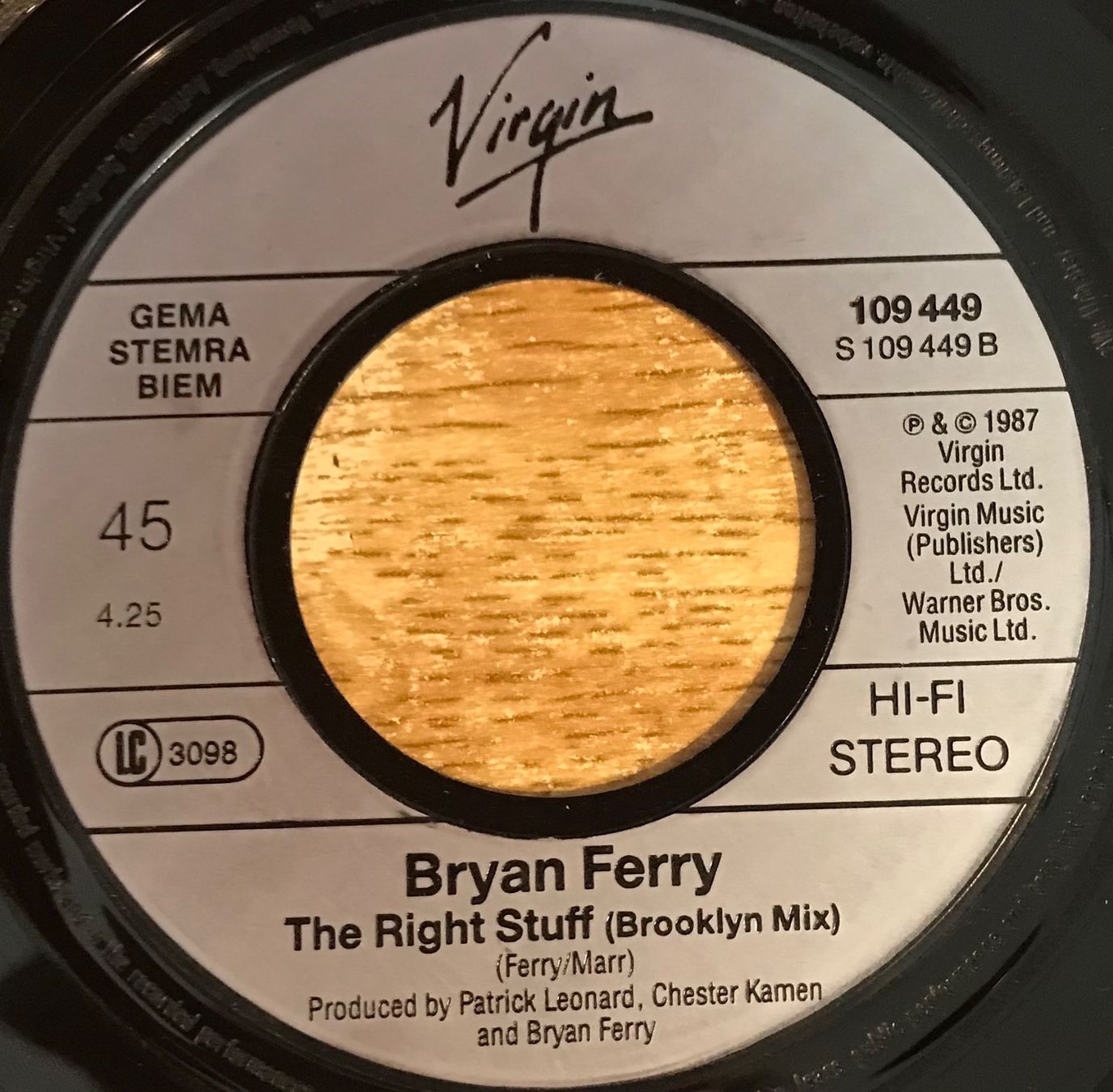 Dischi in vinile: BRYAN FERRY - THE RIGHT STUFF – Usato da Bussigny venduto da vinyl-pas-cher 2