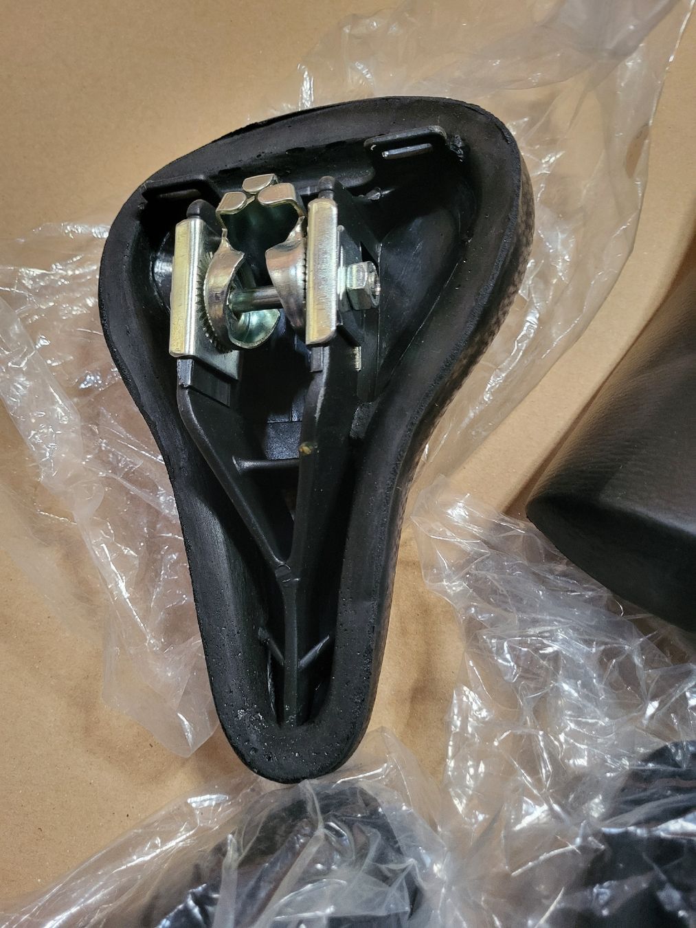 Pezzi di ricambio: Velosattel 7 stück Neu – Nuovo e nell'imballaggio originale da Riehen venduto da tamola67 4