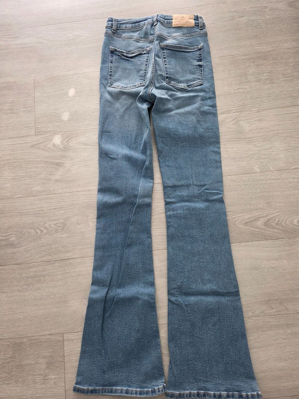 Zara Pantaloni: Jeans Zara   Schlaghose   Gr. 36 – Usato da Langnau am Albis venduto da kktdora 1