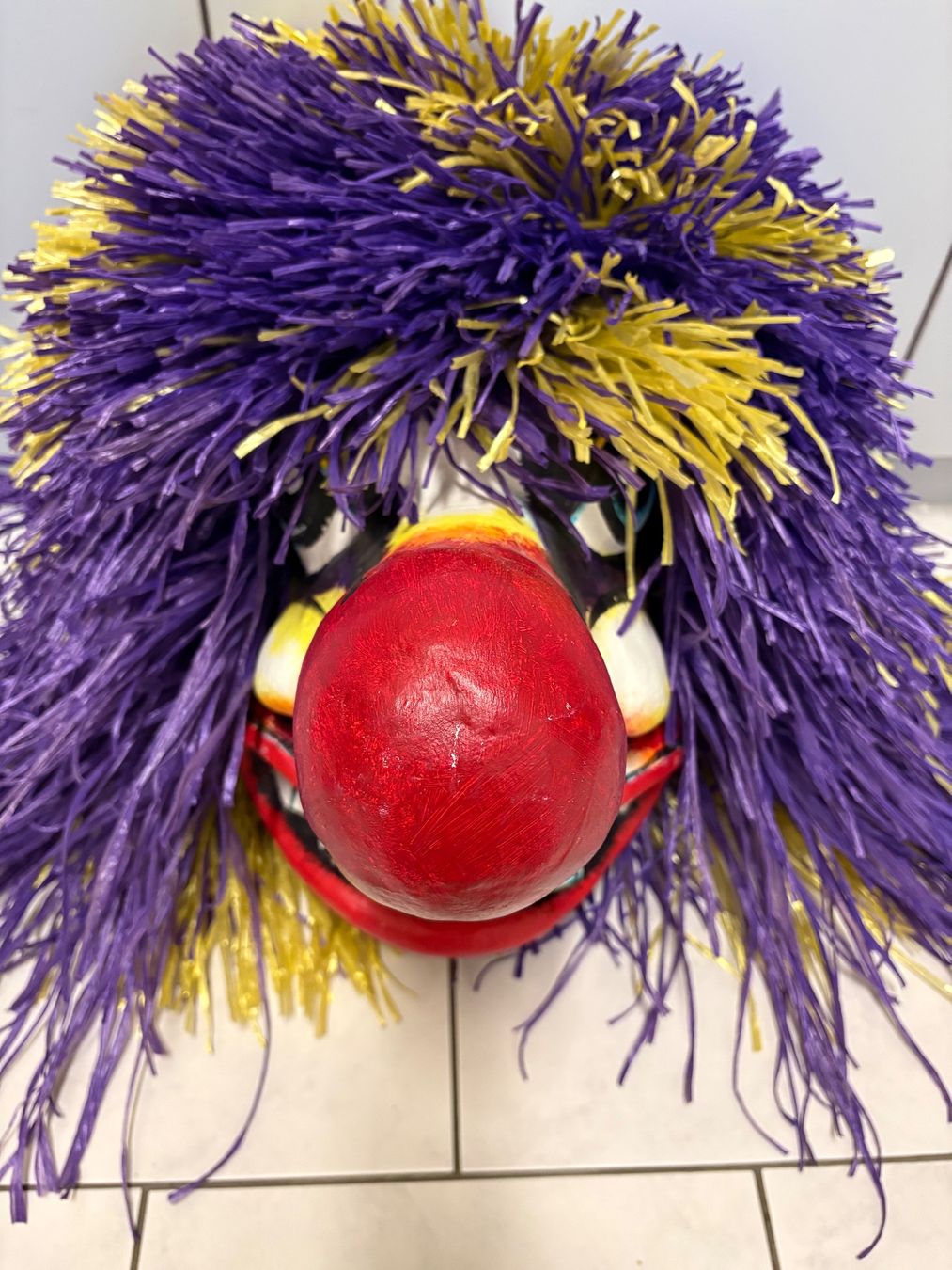 Masques: Waggislarve Basel gelb-lila – D'occasion à Basel par tif_m2h6 2