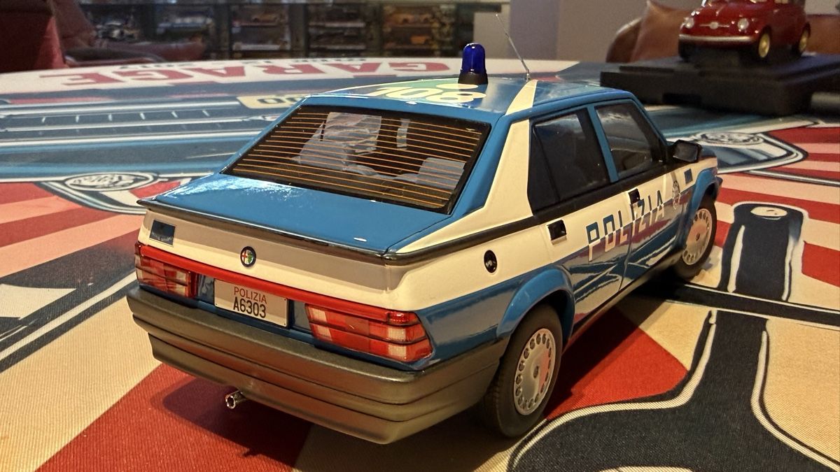 Alfa Romeo Modellini d'auto: Alfa Romeo 75 Polizia, 1:18 – Nuovo (secondo la descrizione) da Basel venduto da Zomeg 3