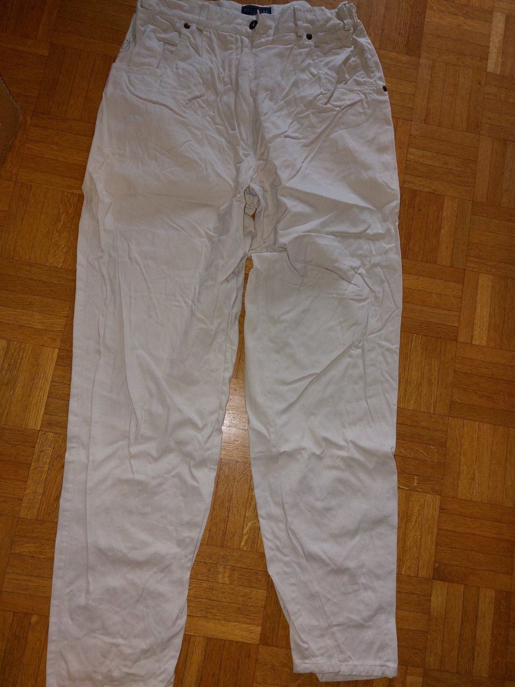Jeans: Jeans / Hose, Grösse 21, beige – Gebraucht aus Escholzmatt von Stern777