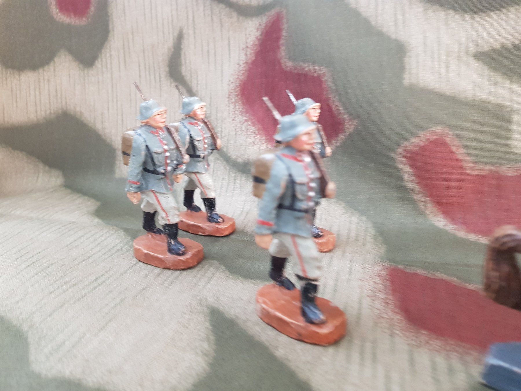 Figuren: Elastolin Parade Wehrmacht  Soldaten WW2 – Gebraucht aus Gutenswil von rolfsimmen31 2