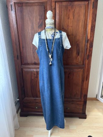 JEANS Latzkleid aus Fachgeschäft
