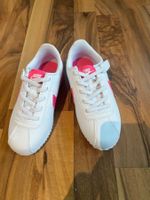 Neue Nike-Turnschuhe