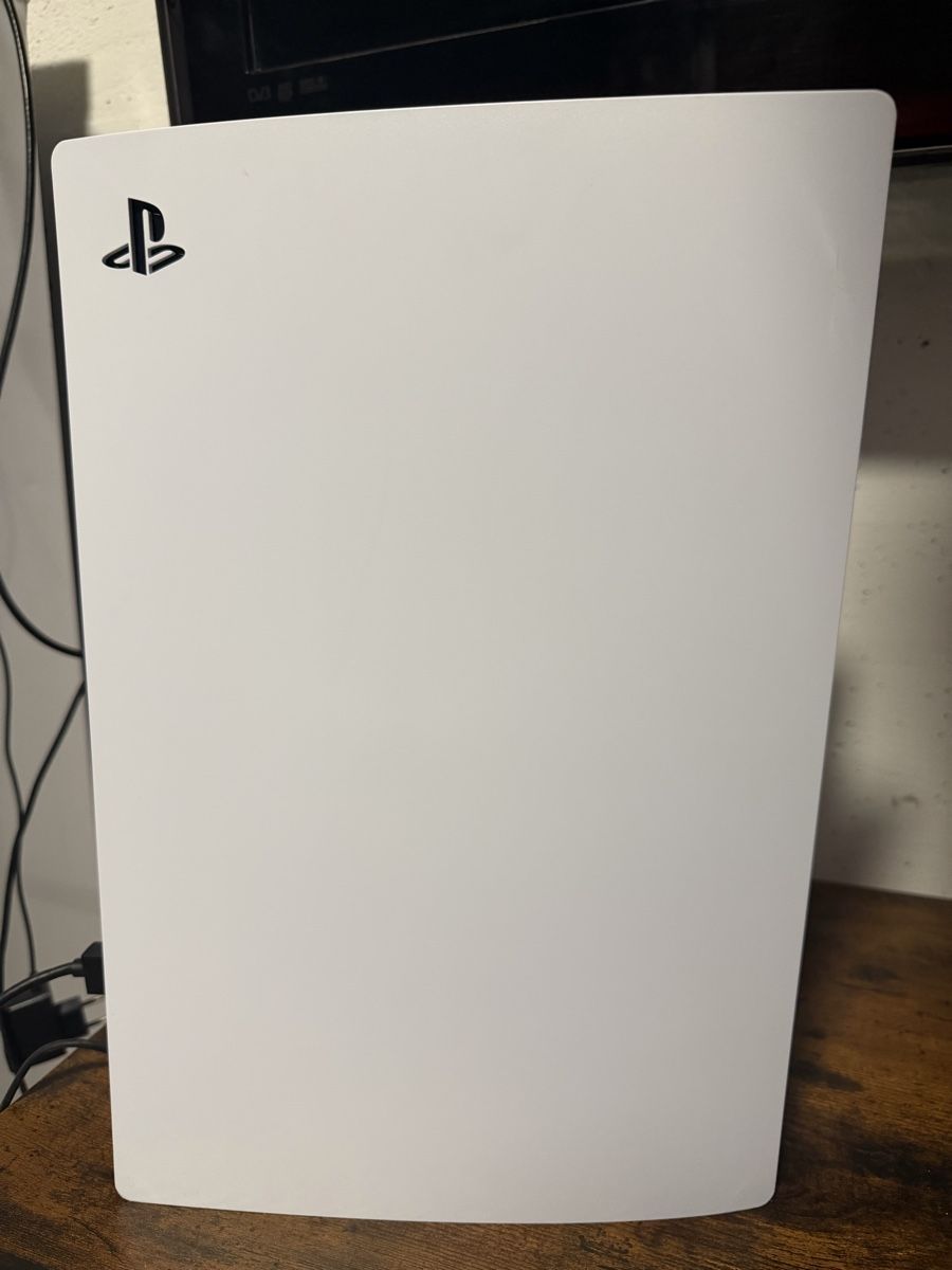 Sony Consoles: PlayStation 5 Disc Edition  – D'occasion à Ilanz par rub_8728