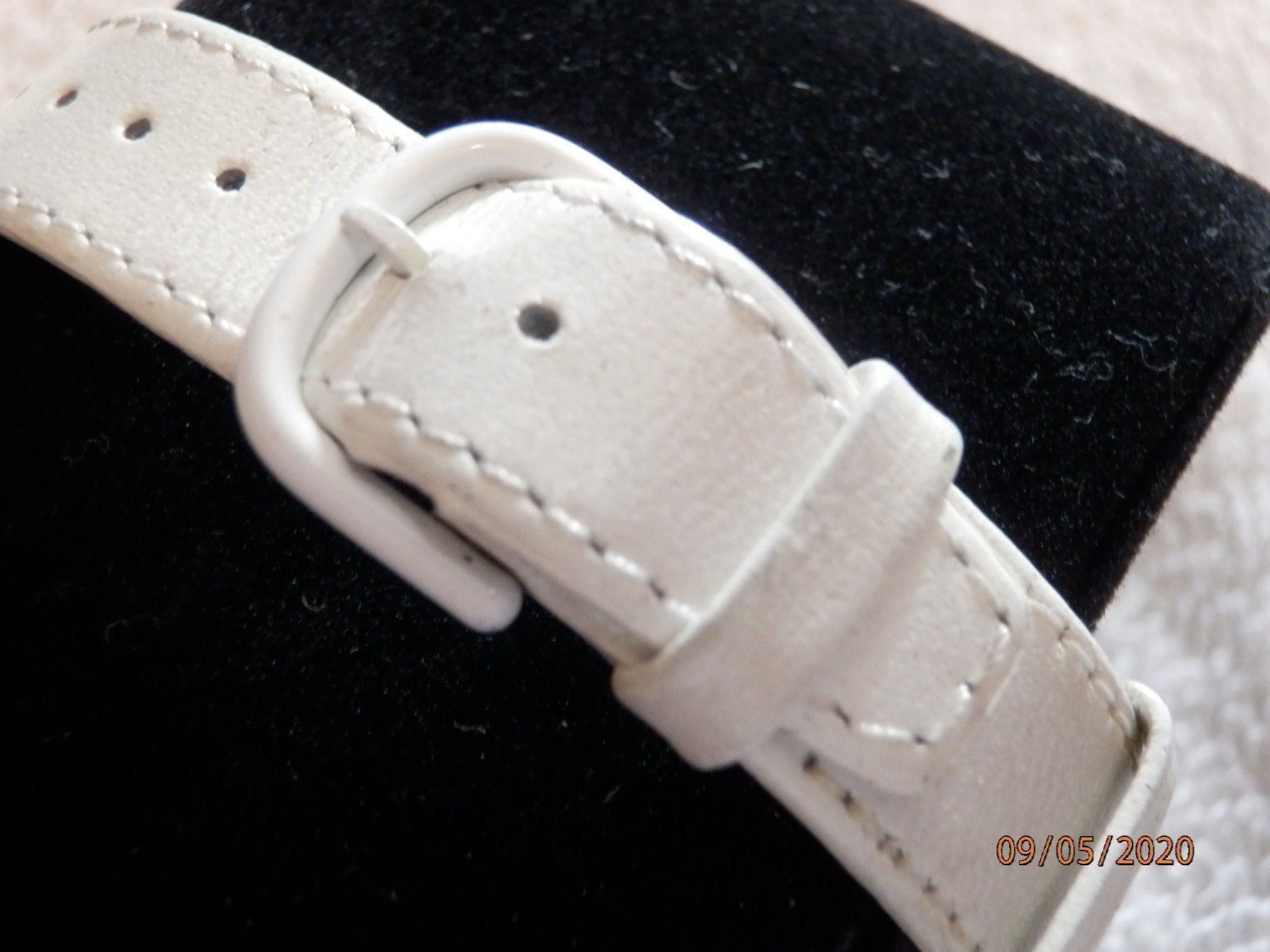 Uhren: Tissot, Two Timer, Damen, 22 x 30mm – Gebraucht aus Ueberstorf von dinbau 2