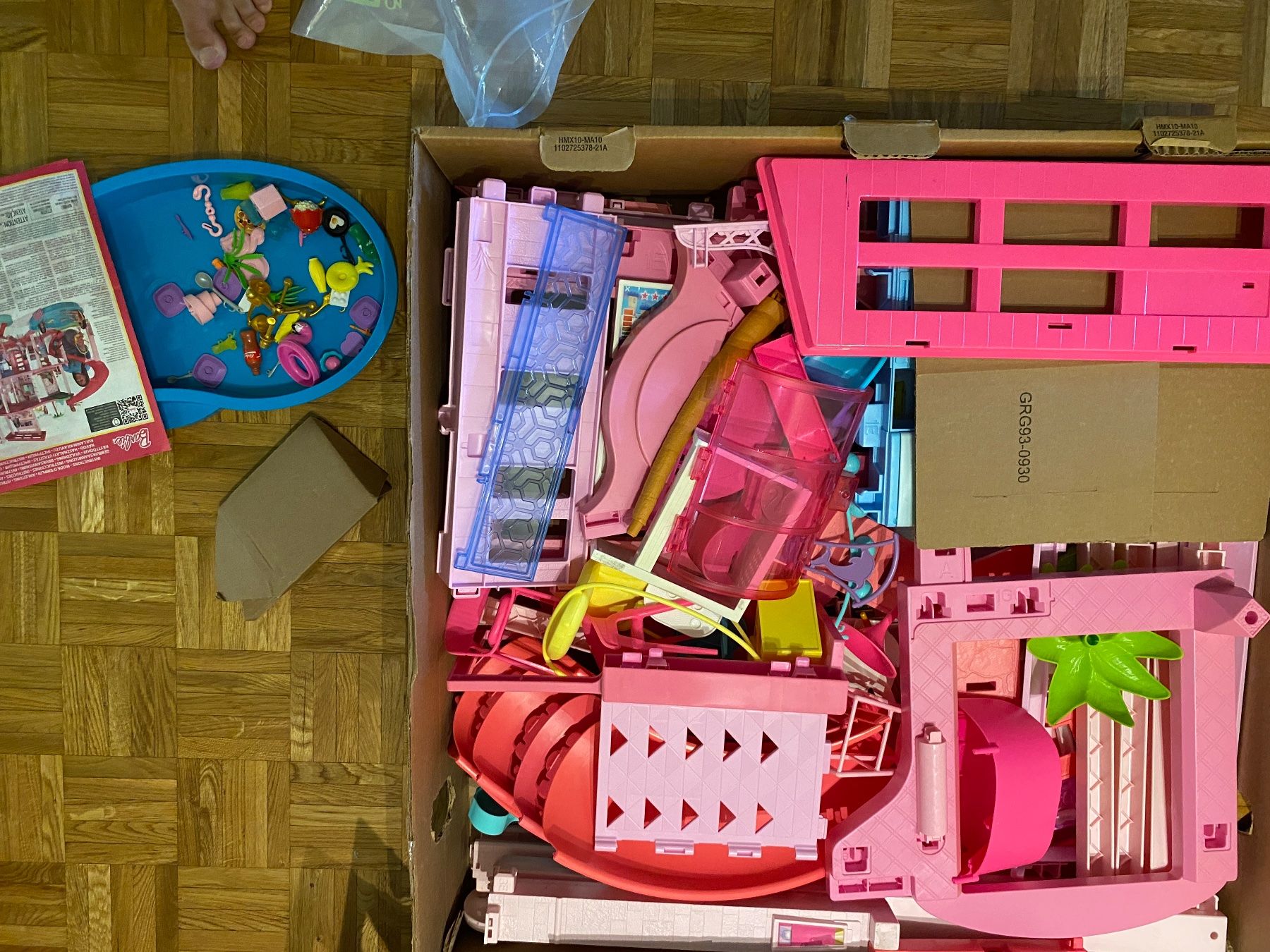 Barbie Maisons & Meubles de poupées: Barbie Maison Traumvilla – D'occasion à La Tour-de-Peilz par Rullis 1