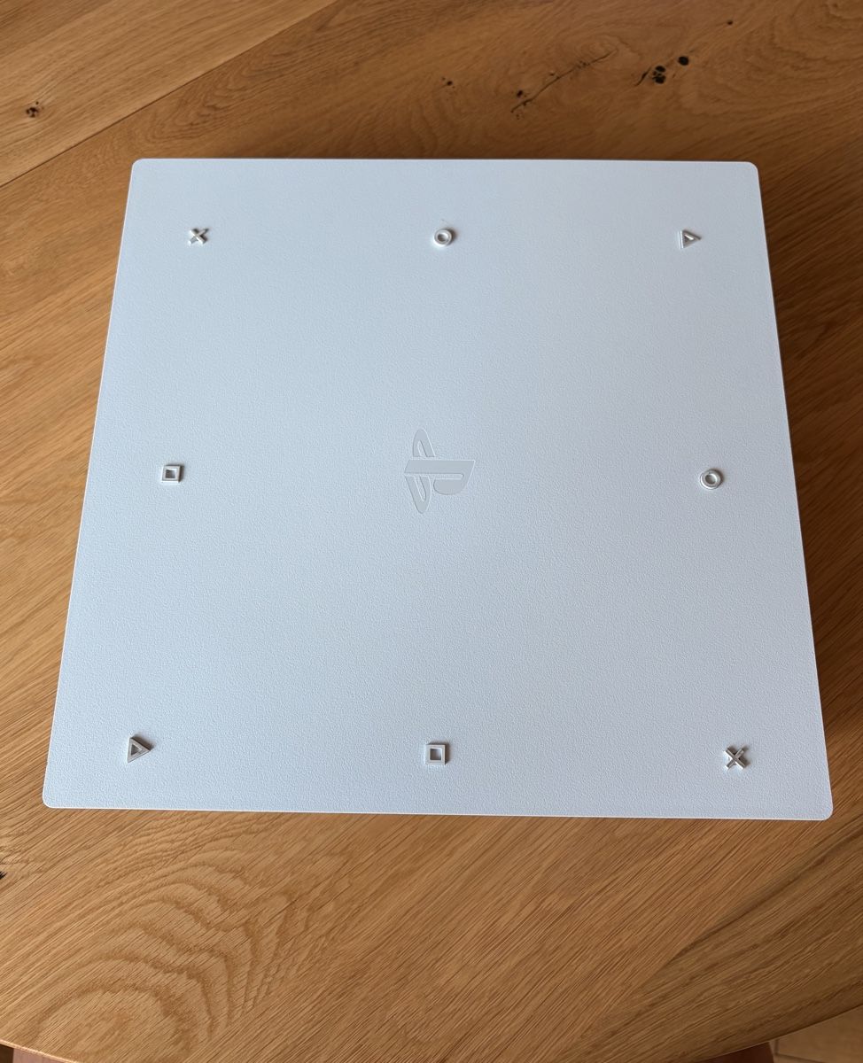 Sony Console: Sony Ps4 Pro 1TB Weiss inkl. 2 Controller & 11 Spiele – Usato da Bern venduto da cycloor 5