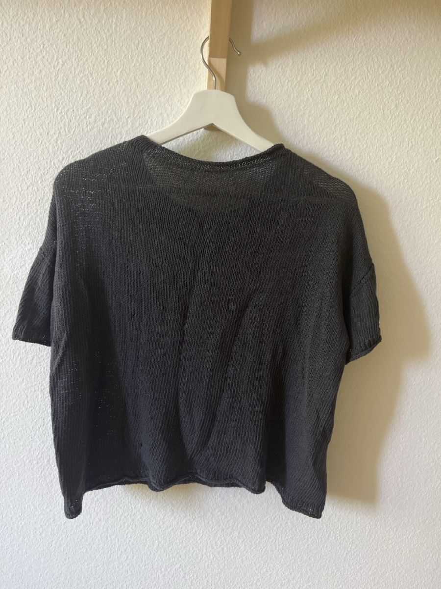 T-shirt: gestricktes T-Shirt aus Leinen – Usato da St. Gallen venduto da cor_c9lz 1