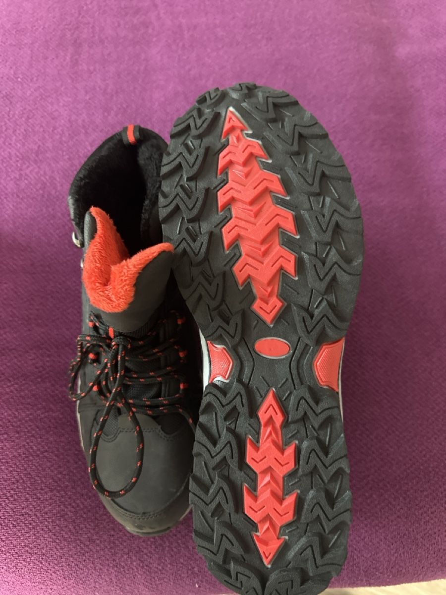 Scarpe da uomo: Arbeits- , Wanderschuhe, Grösse 43, neuwertig! – Nuovo (secondo la descrizione) da Bettlach venduto da Kkalena 1