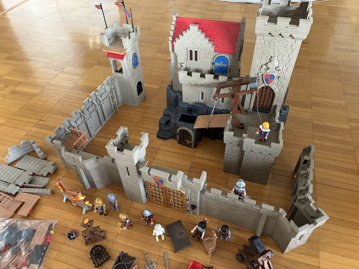 Playmobil Giocattoli: Playmobil Löwenritterburg gross – Usato da Stäfa venduto da Clandestino04 1