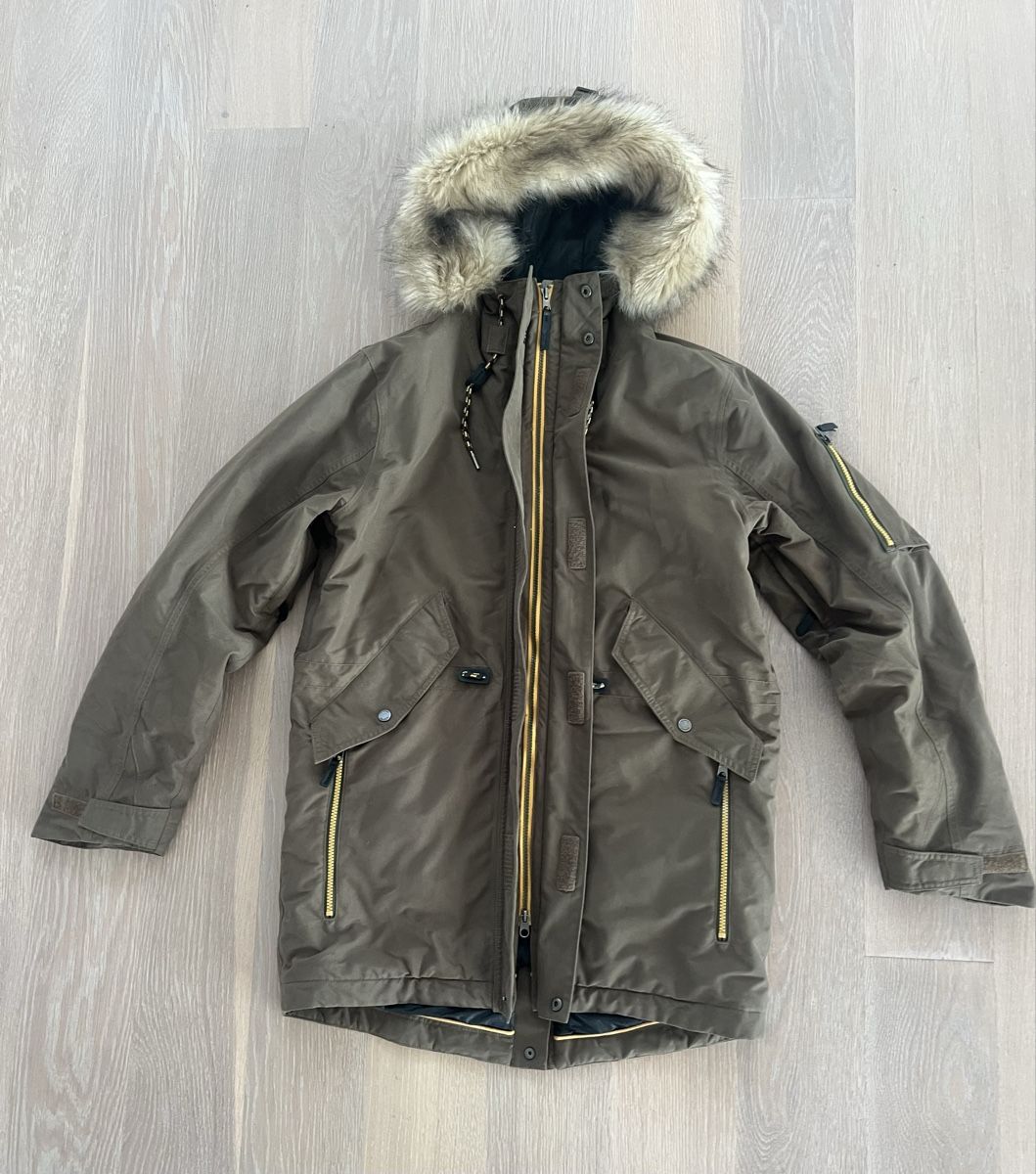 Bench Jacken: Bench. Snow-/Ski-Jacket - Größe M – Gebraucht aus Horgen von sep_fc2f 1