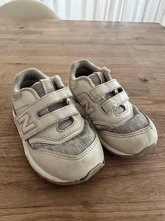 Scarpe per ragazzi: New Balance Sneakers Gr. 23 – Usato da Zürich venduto da dominicmueller87