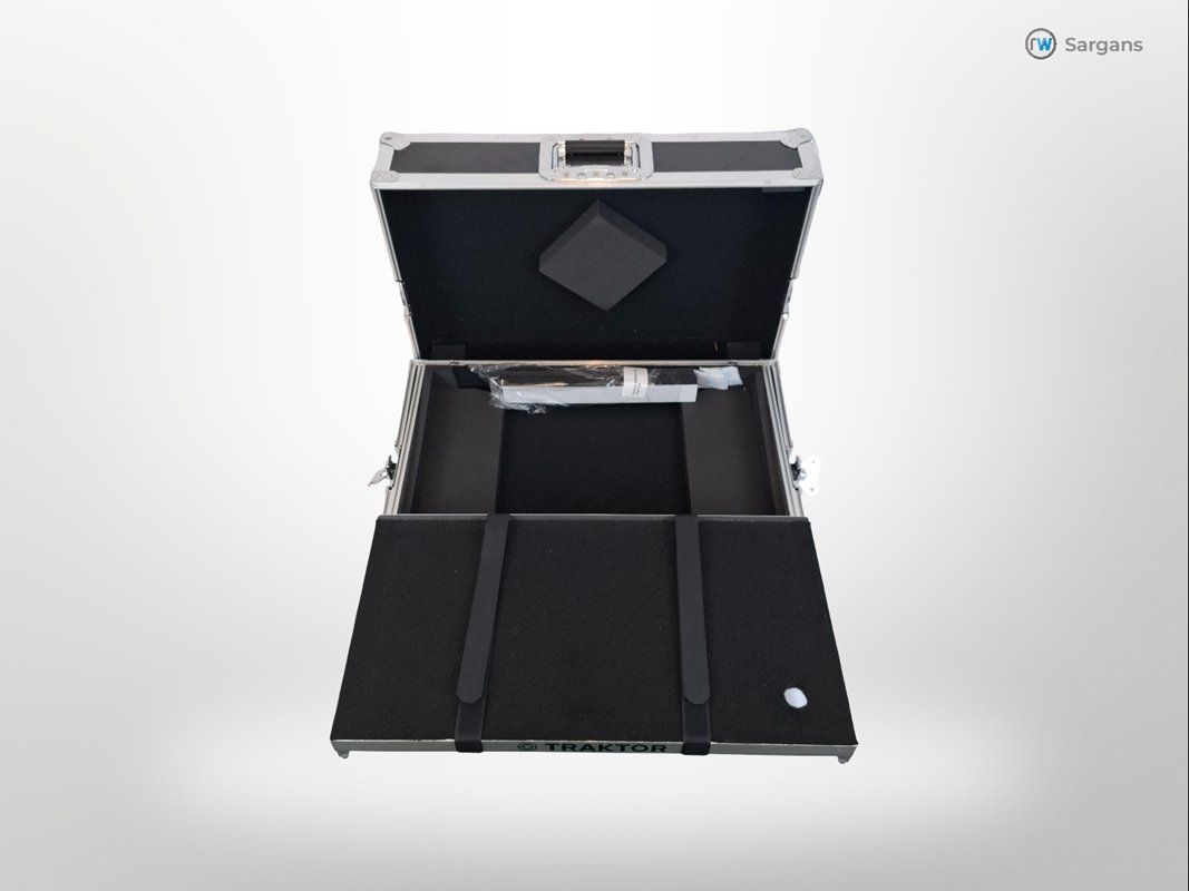 Valigie: TRAKTOR DJ Flightcase S4 ohne Controller – Nuovo (secondo la descrizione) da Sargans venduto da Restwert_Sargans 1