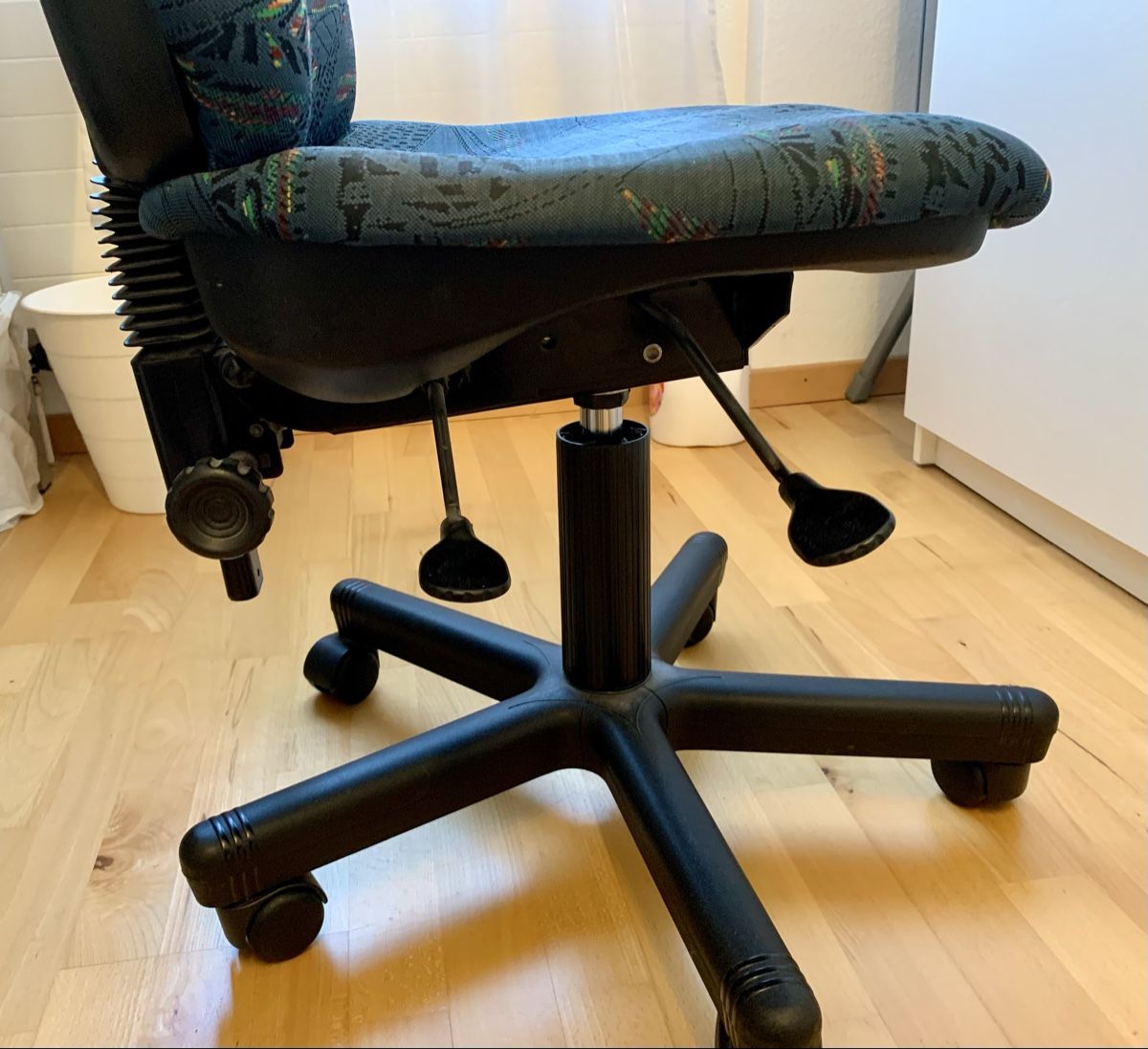 Sedie: Chaise de bureau pivotante – Usato da Biel/Bienne venduto da granitod 3