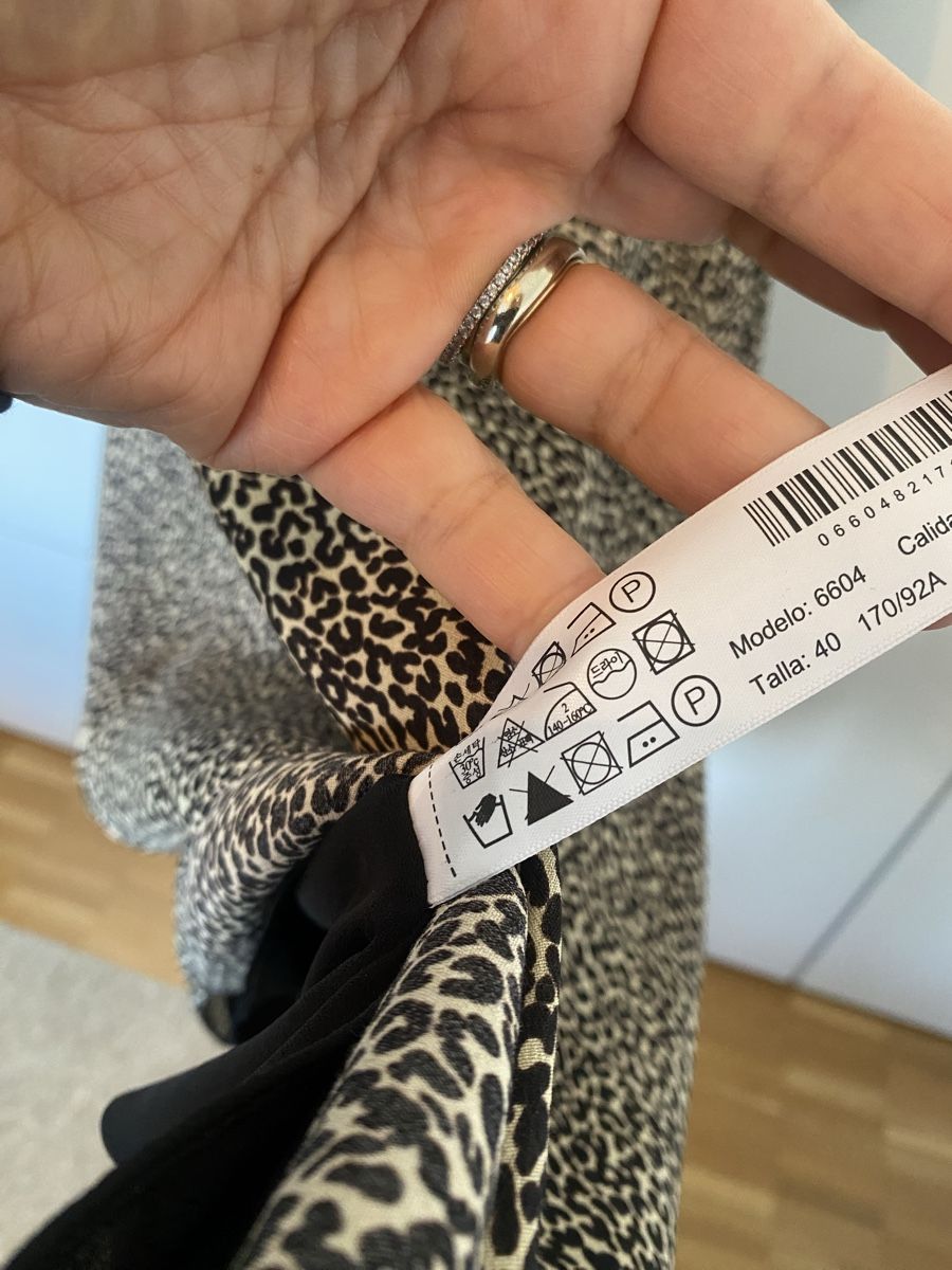 Massimo Dutti Vestiti: Massimo Dutti Leopard Print Midi Dress, Size 40. Chic! – Nuovo (secondo la descrizione) da Herrliberg venduto da non_5qdb 3