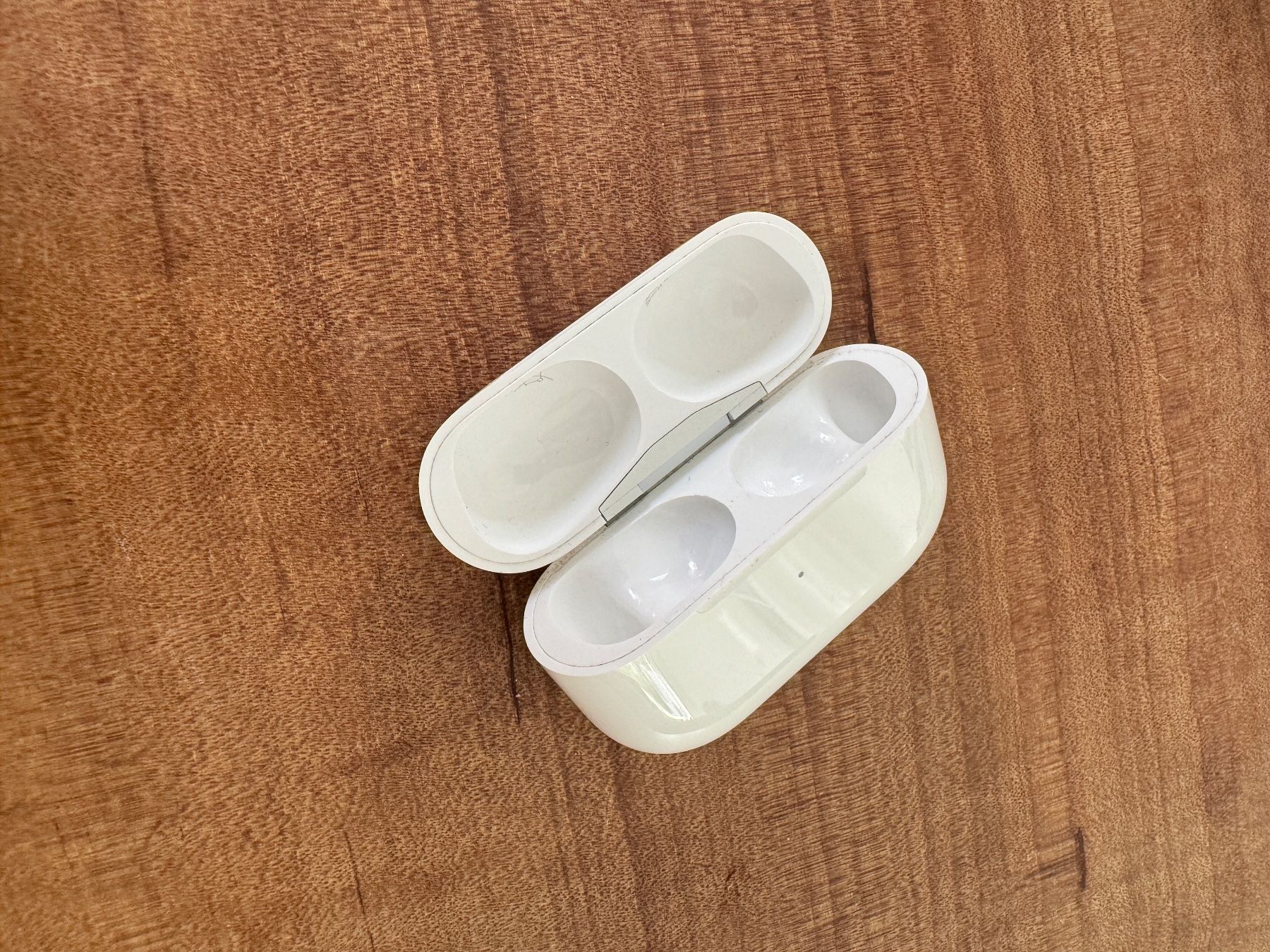 Apple Kopfhörer: Airpods Pro (1. Gen) – Gebraucht aus Kriens von  4
