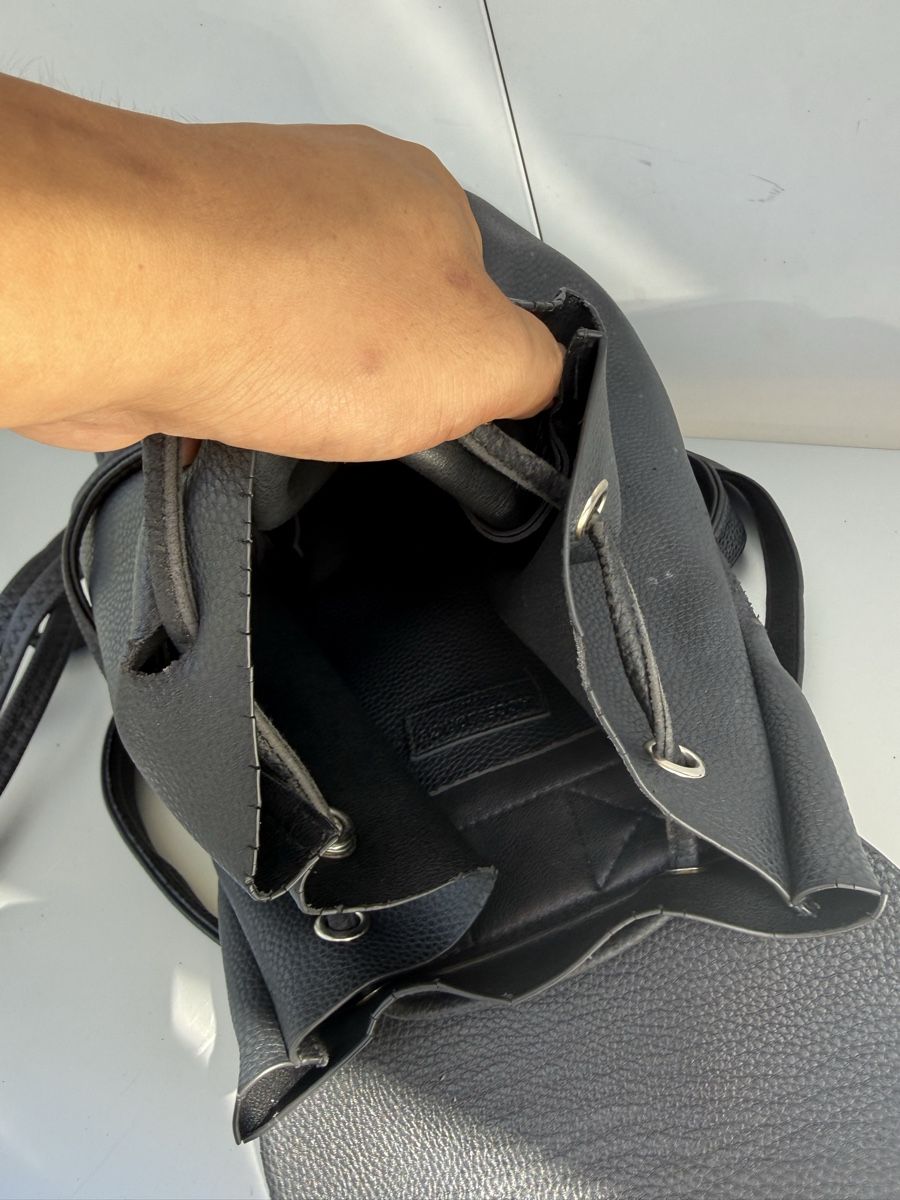 Rucksäcke: Rucksack schwarz Kunstleder gebraucht – Gebraucht aus Liebefeld von Khampa 6