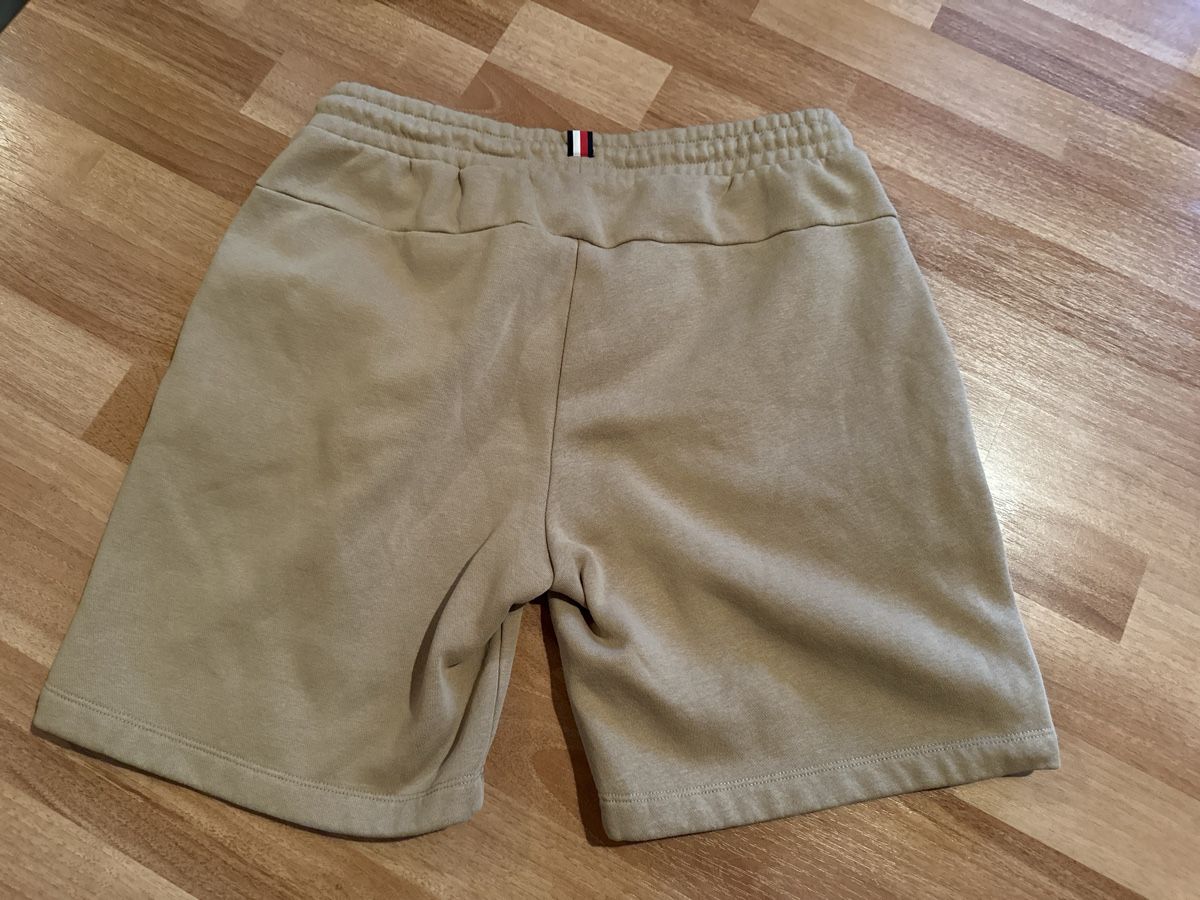 Tommy Hilfiger Pantaloni: Tommy Hilfiger Herren Shorts, Gr.  M – Usato da St. Gallen venduto da mai_2lcj 1