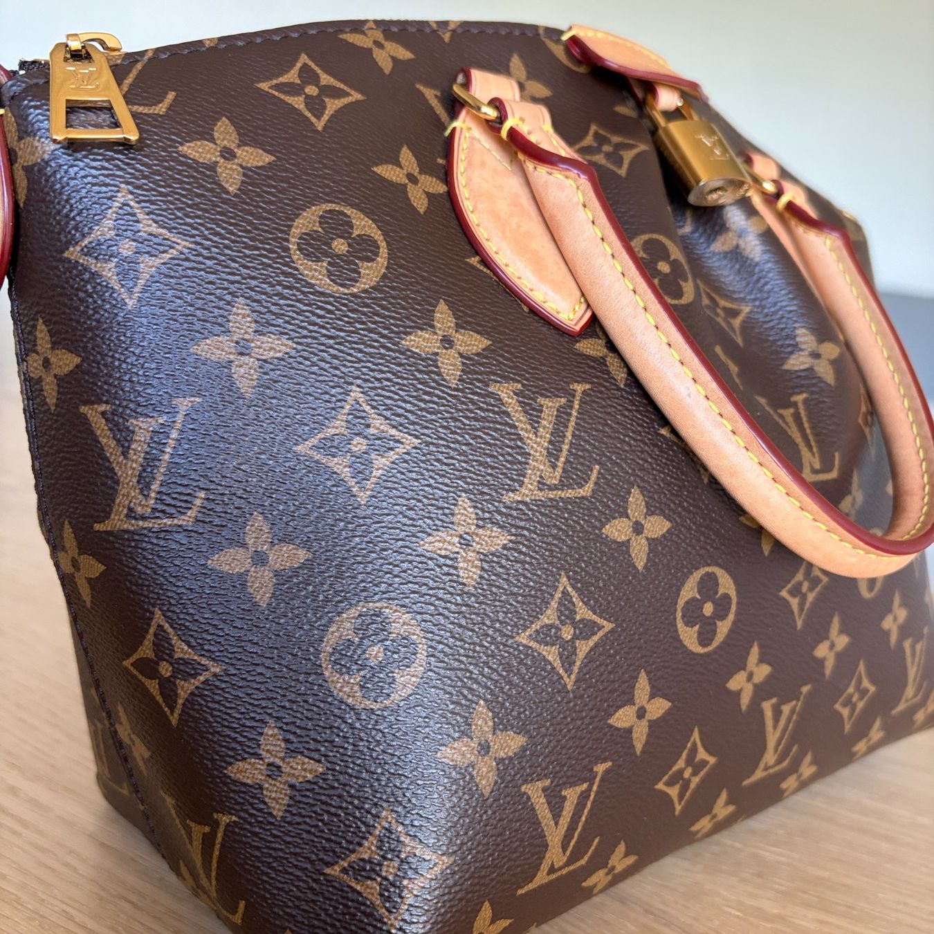 Louis Vuitton Borse da donna: Louis Vuitton Boetie PM Tote Bag – Usato da Zürich venduto da bombvoyage 4