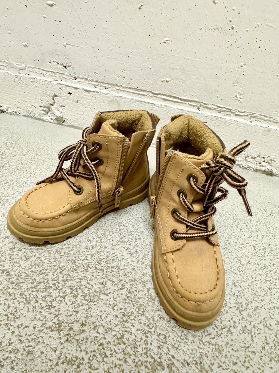 H&M Schuhe für Jungen: Kids Winter Boots with Warm Lining Size 24 – Gebraucht aus Brugg AG von Winter789