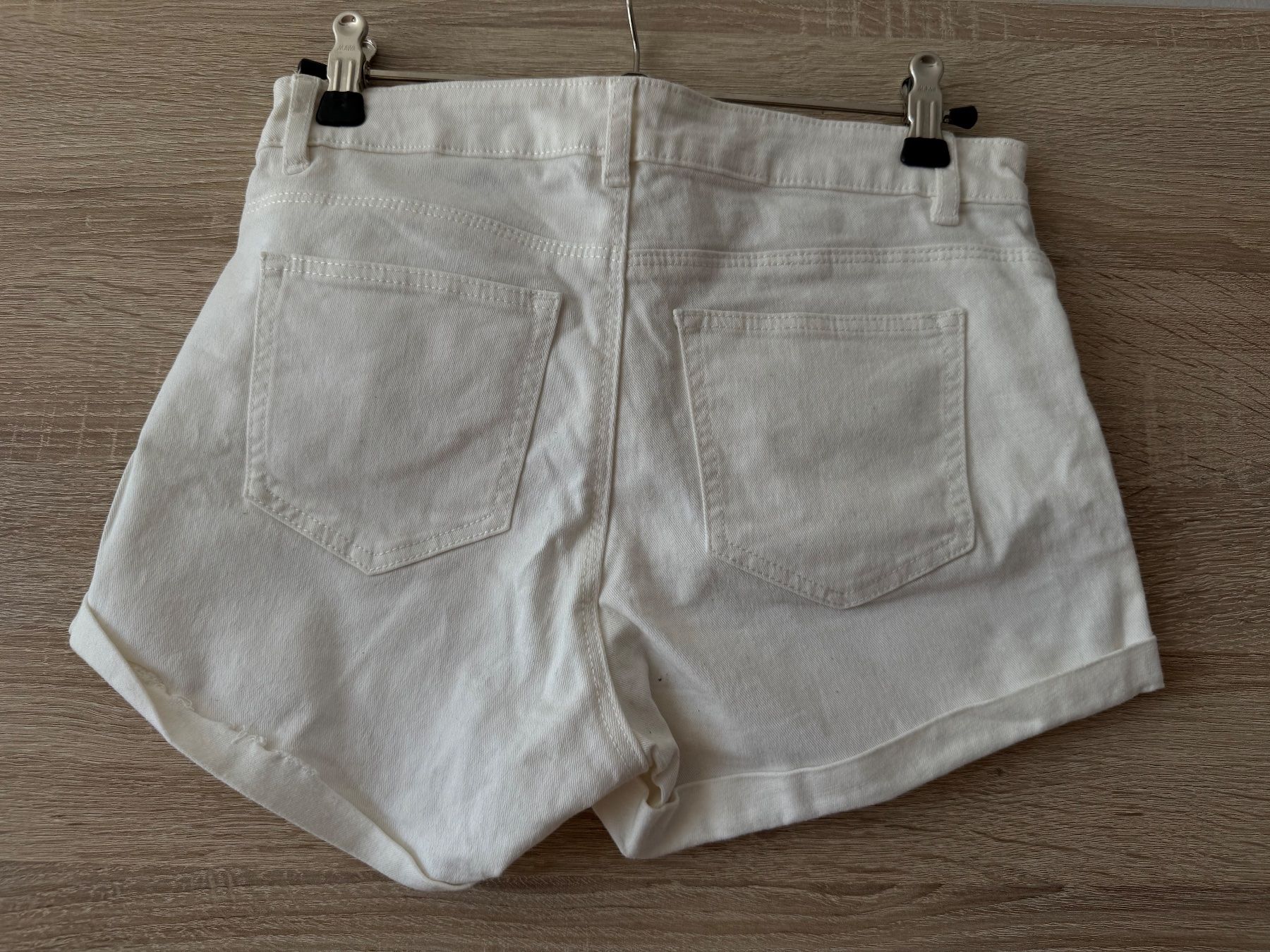 H&M Pantaloni: Short jeans blanc – Nuovo (secondo la descrizione) da Montreux venduto da Izapechee 1