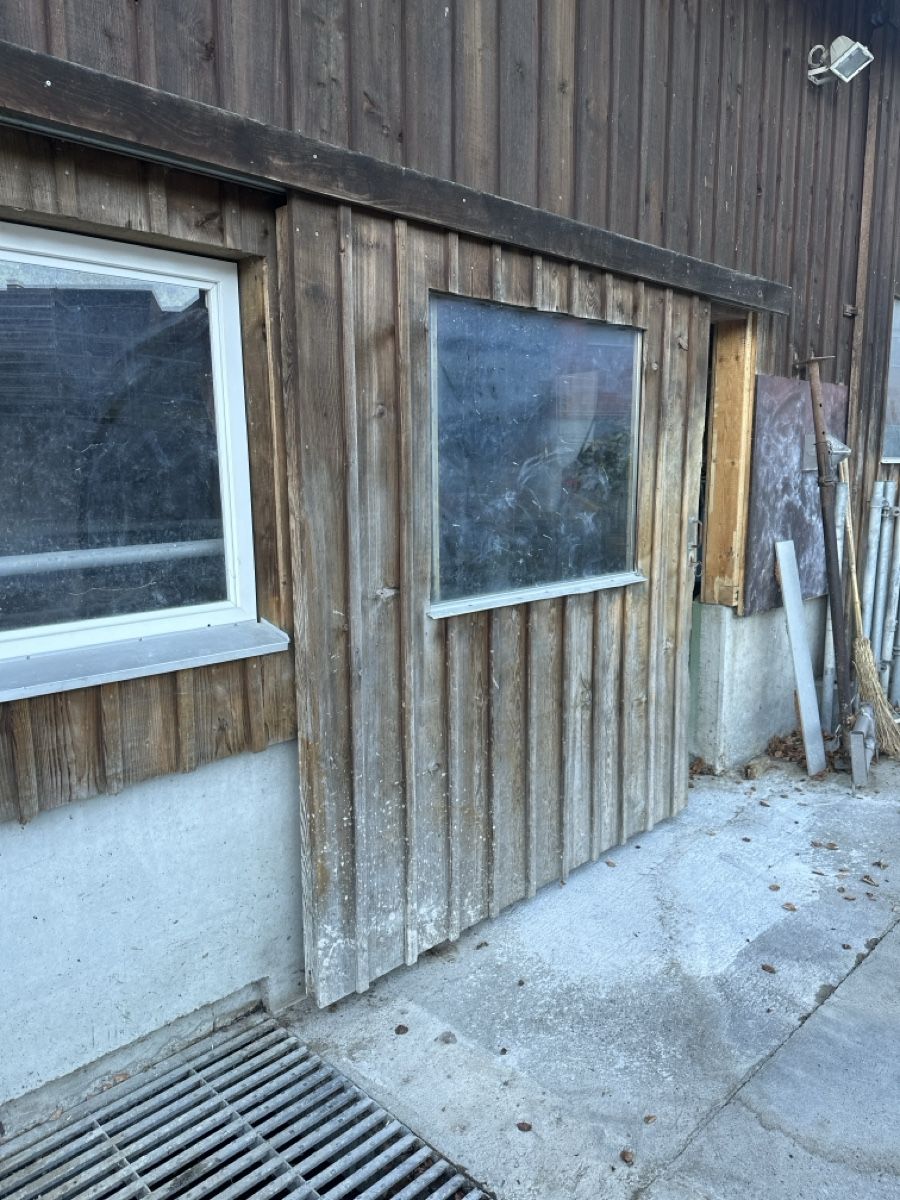 Porte: Holzschiebetor mit Fenster gebraucht – Usato da Rossrüti venduto da DTSwissScott 2