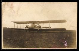 Foto-AK Doppeldecker-Passagierflugzeug a