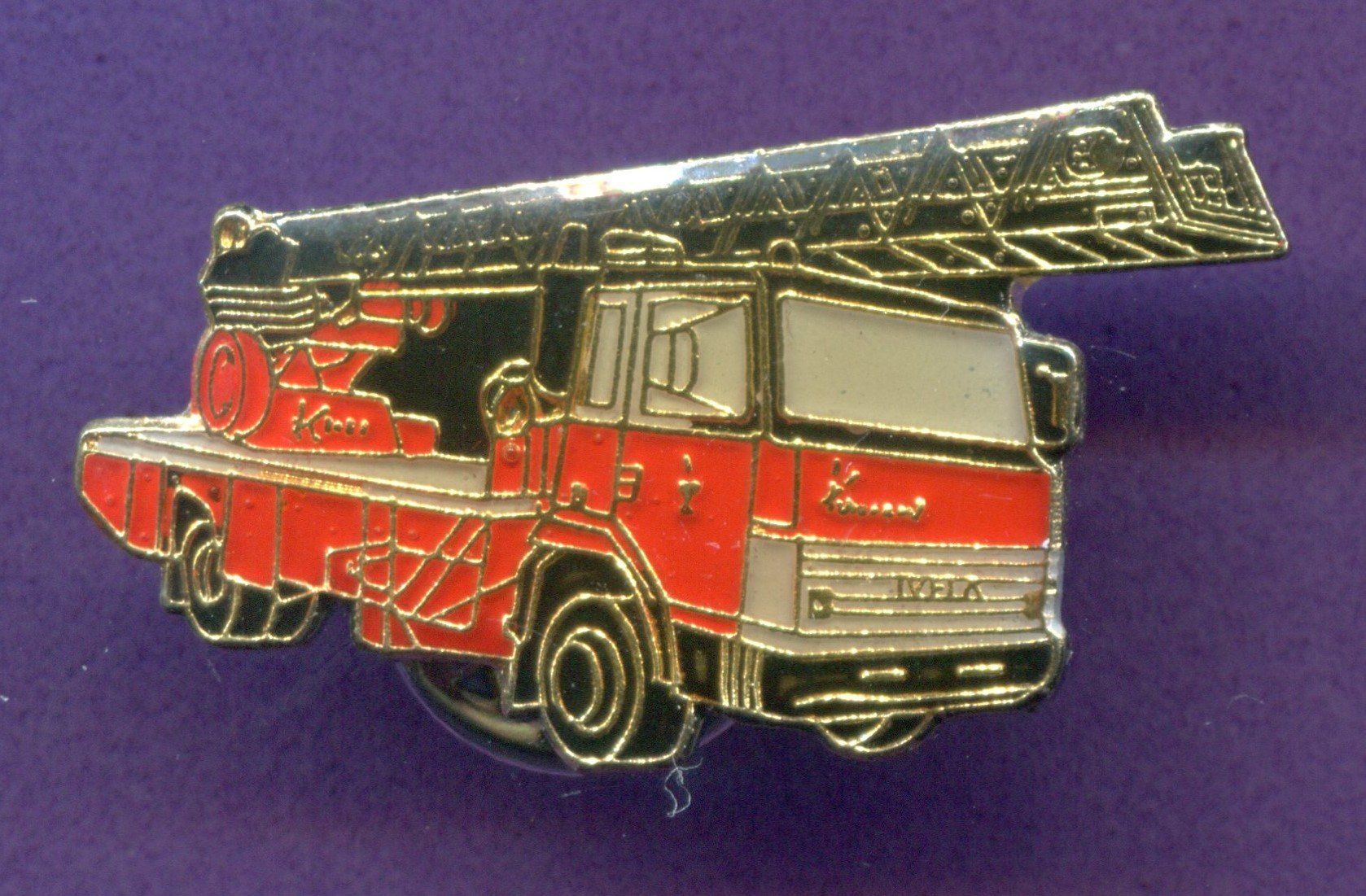 Placchette & Badge: FEUERWEHRAUTO – Usato da Winterthur venduto da Sammleroase