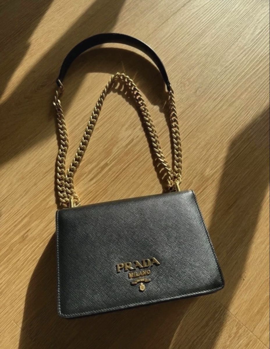 Prada Borse da donna: Prada - Saffiano Leather Shoulder Bag – Usato da Watt venduto da duk_j7wb