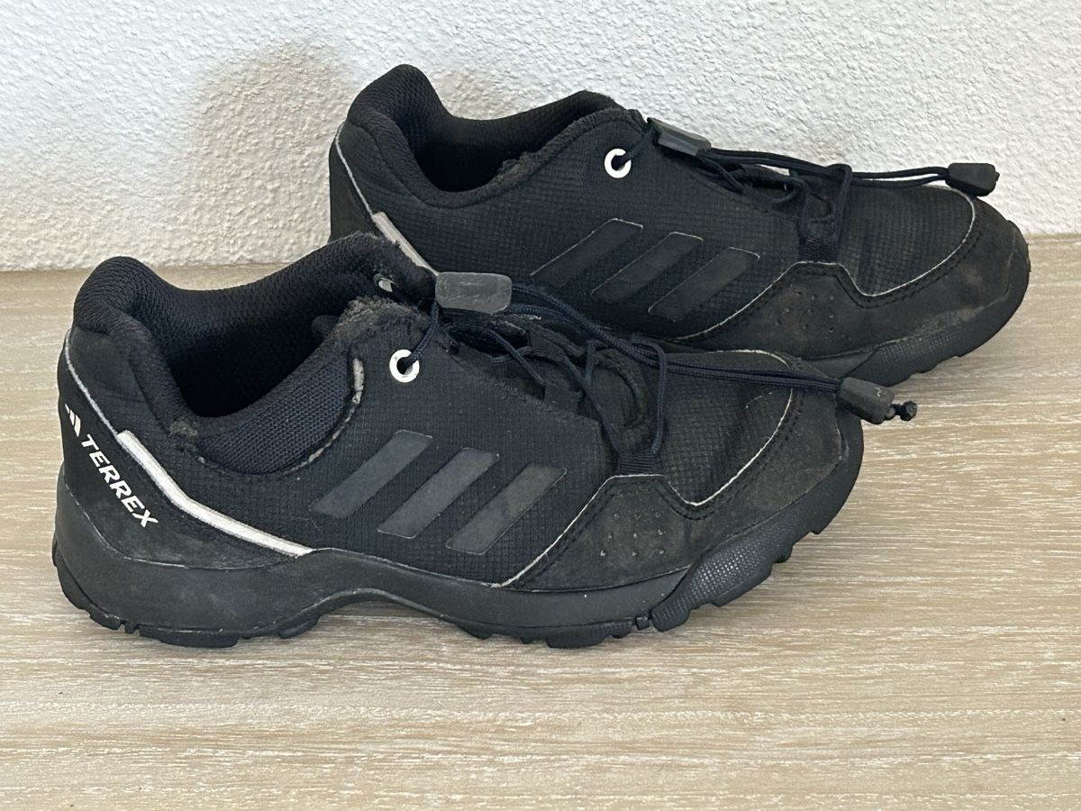 Adidas Schuhe für Jungen: Adidas Terrex Wanderschuhe Kinder Grösse 32 schwarz          – Gebraucht aus Wolhusen von eve_m6cg
