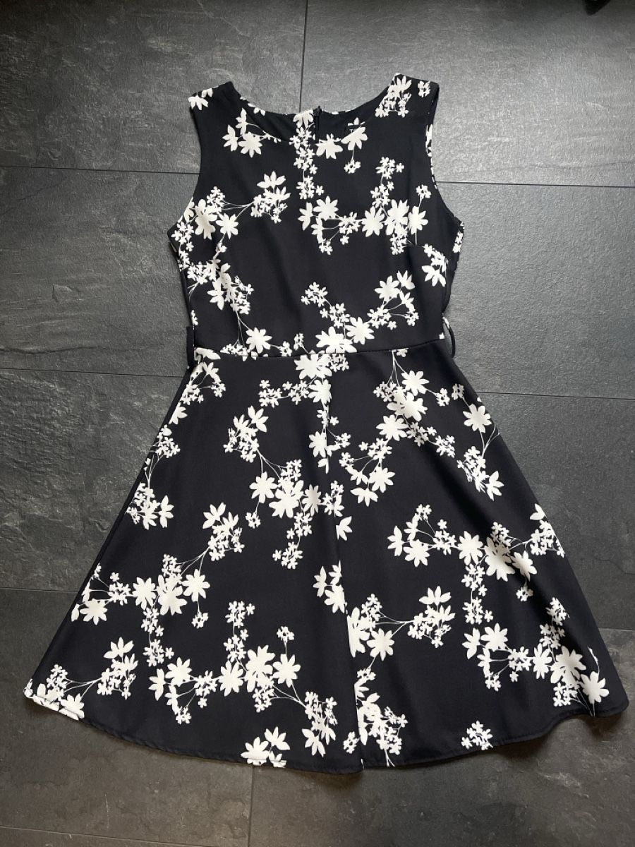 Vestiti: Kleid – Usato da Dinhard venduto da Tatjjj