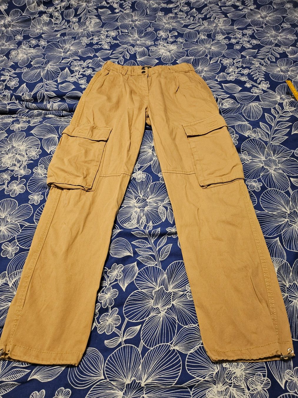 Bershka Pantaloni: Bershka Hose gr 36 – Nuovo (secondo la descrizione) da Dietikon venduto da Eleda