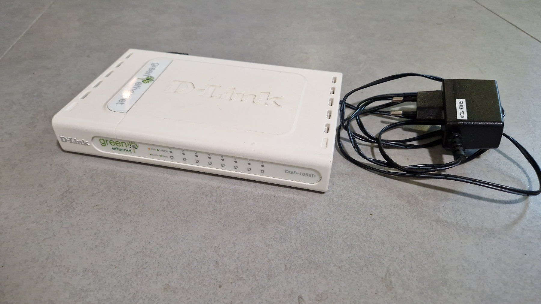 Dlink Modem & Router: D-Link 1 Gigabit Switch mit 8 Ports – Usato da Seewen SZ venduto da Rahmspinat 1