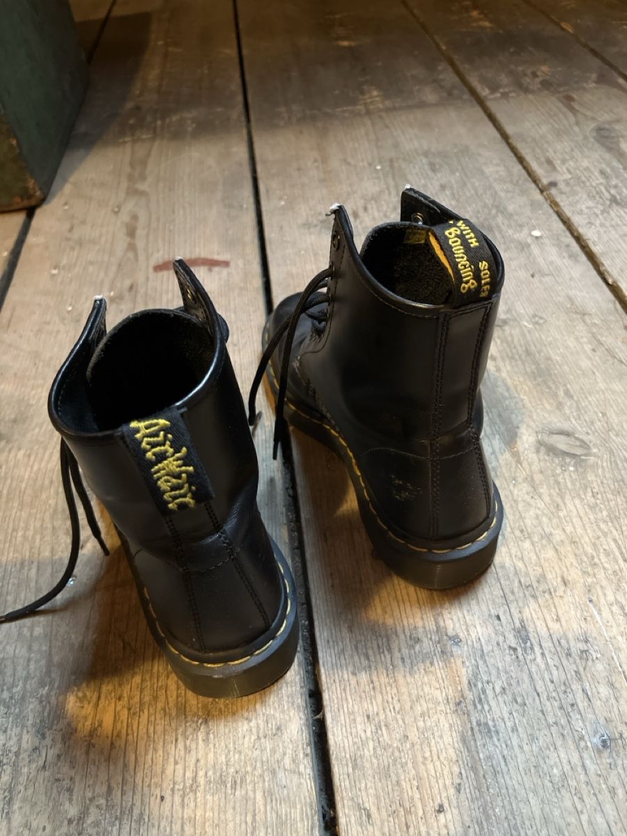 Dr. Martens Scarpe da uomo: Original Dr Martens boots – Usato da Winterthur venduto da L.K.I. 1