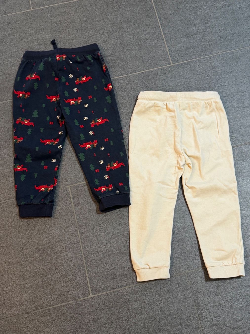 Pantaloni: Freizeithose, 98, neuwertig, 2 Stück – Nuovo (secondo la descrizione) da Wilen b. Wil venduto da carpediem25 1