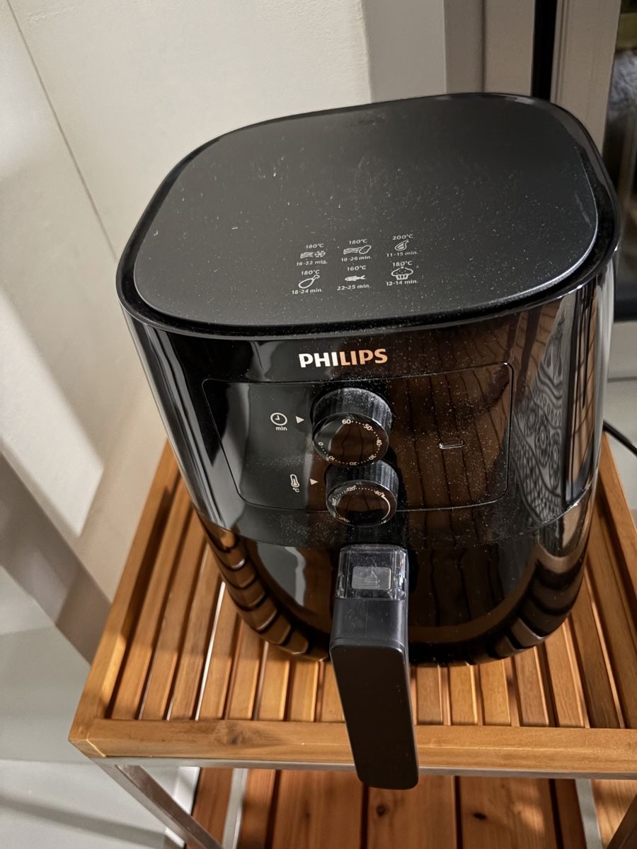 Philips Appareils de cuisine: Philips Airfryer Heissluftfritteuse Essential gebraucht – D'occasion à Zürich par ynwa06
