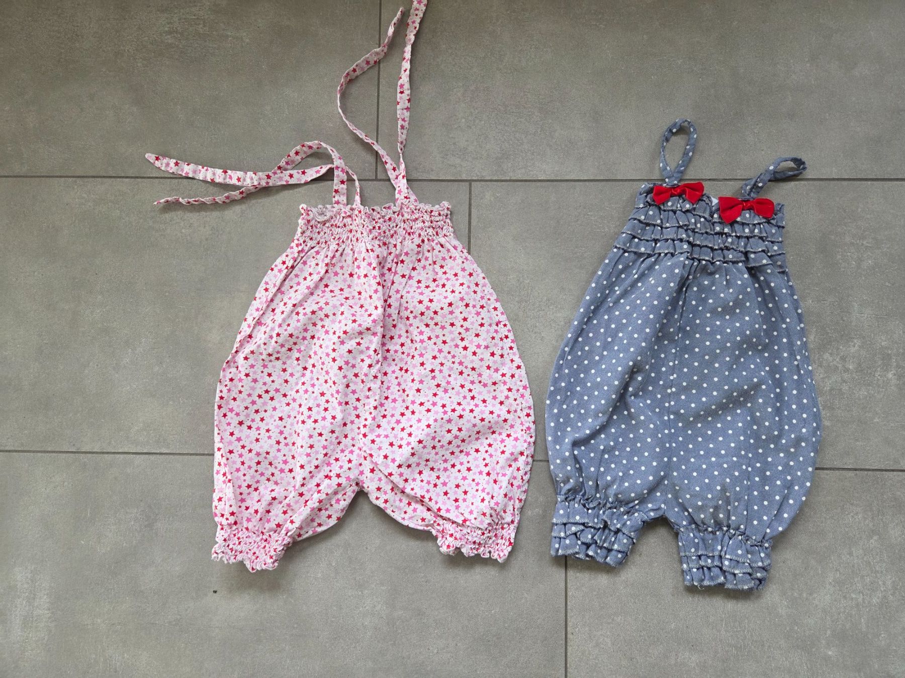 Lotti & Set di vestiti: 11- teiliges Kleiderpaket ca. Grösse 80 – Usato da Wiesendangen venduto da troawus 2