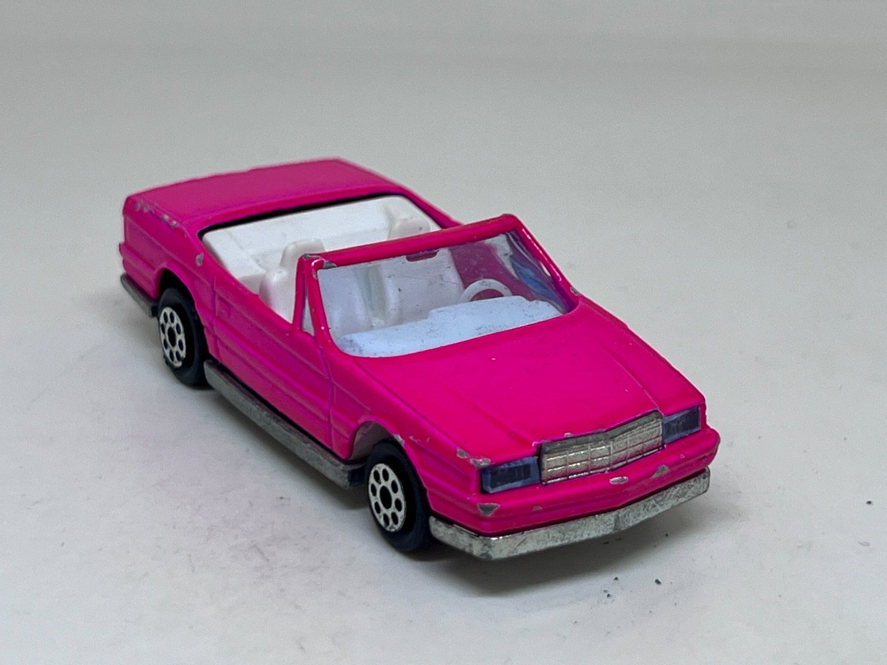 Majorette Modellini d'auto: Majorette Cadillac Allante #457 – Usato da Wildegg venduto da LaaBoutique