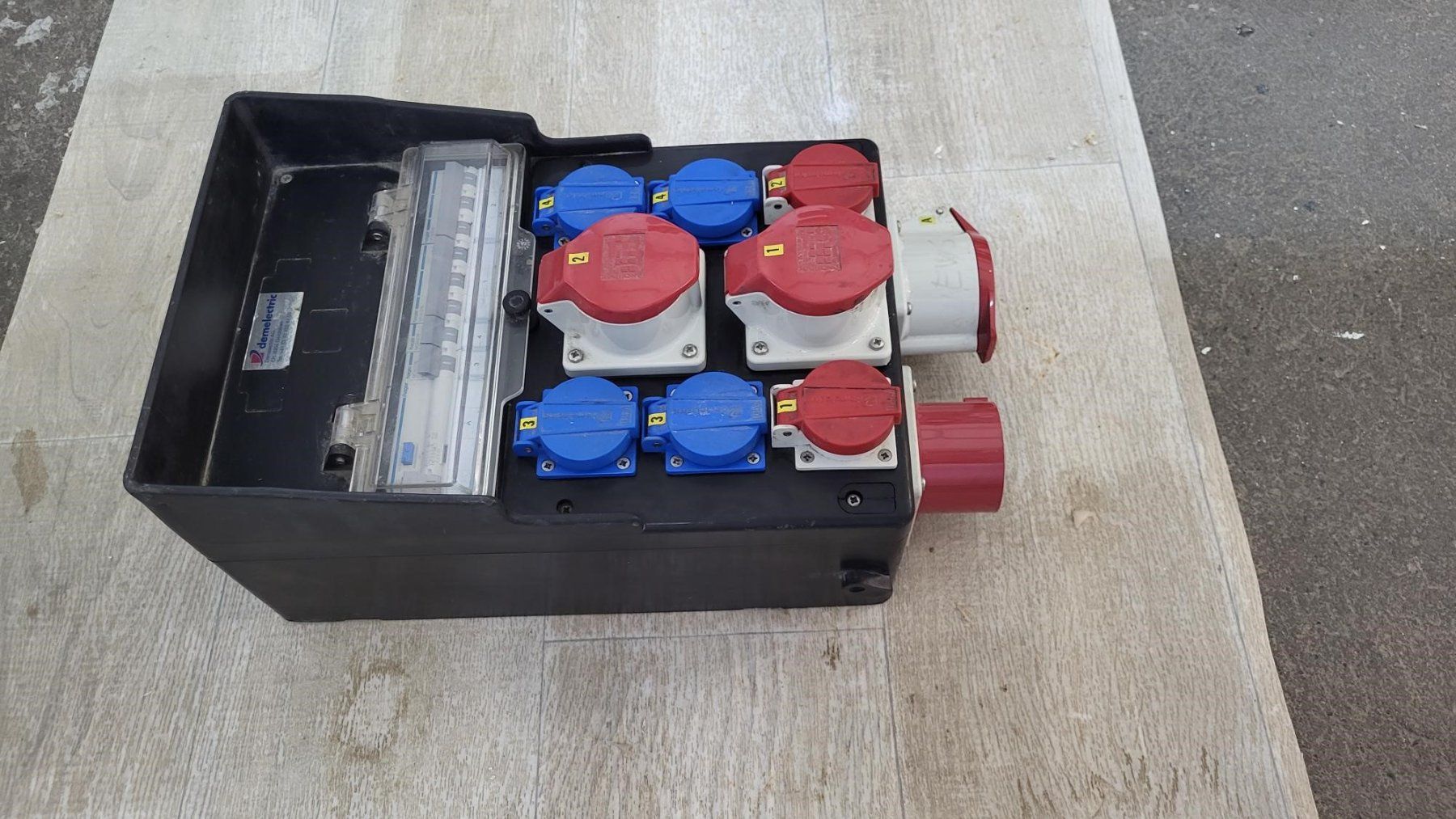 Electrotechnique: Baustromverteiler 32 Ampère – D'occasion à Bürglen / OW par Guggy740 2