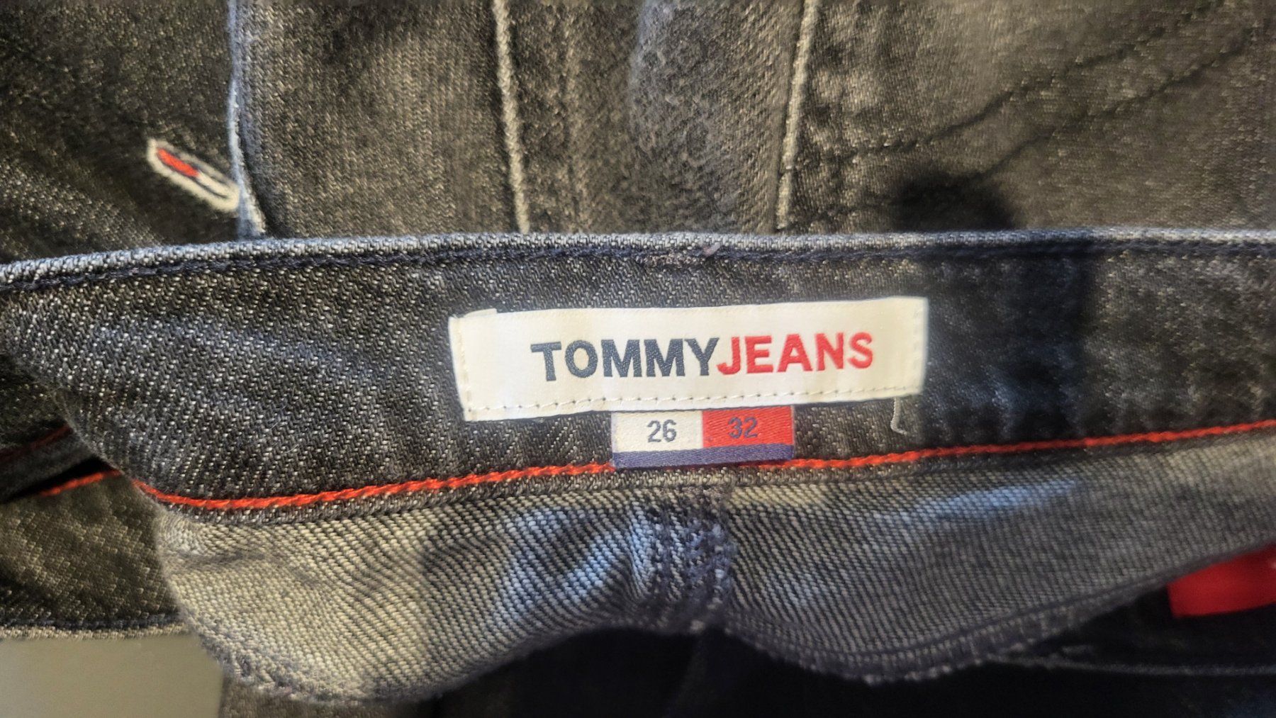 Tommy Hilfiger Pantaloni: Tommy Jeans 26 32 – Usato da Zürich venduto da Sibetti 2