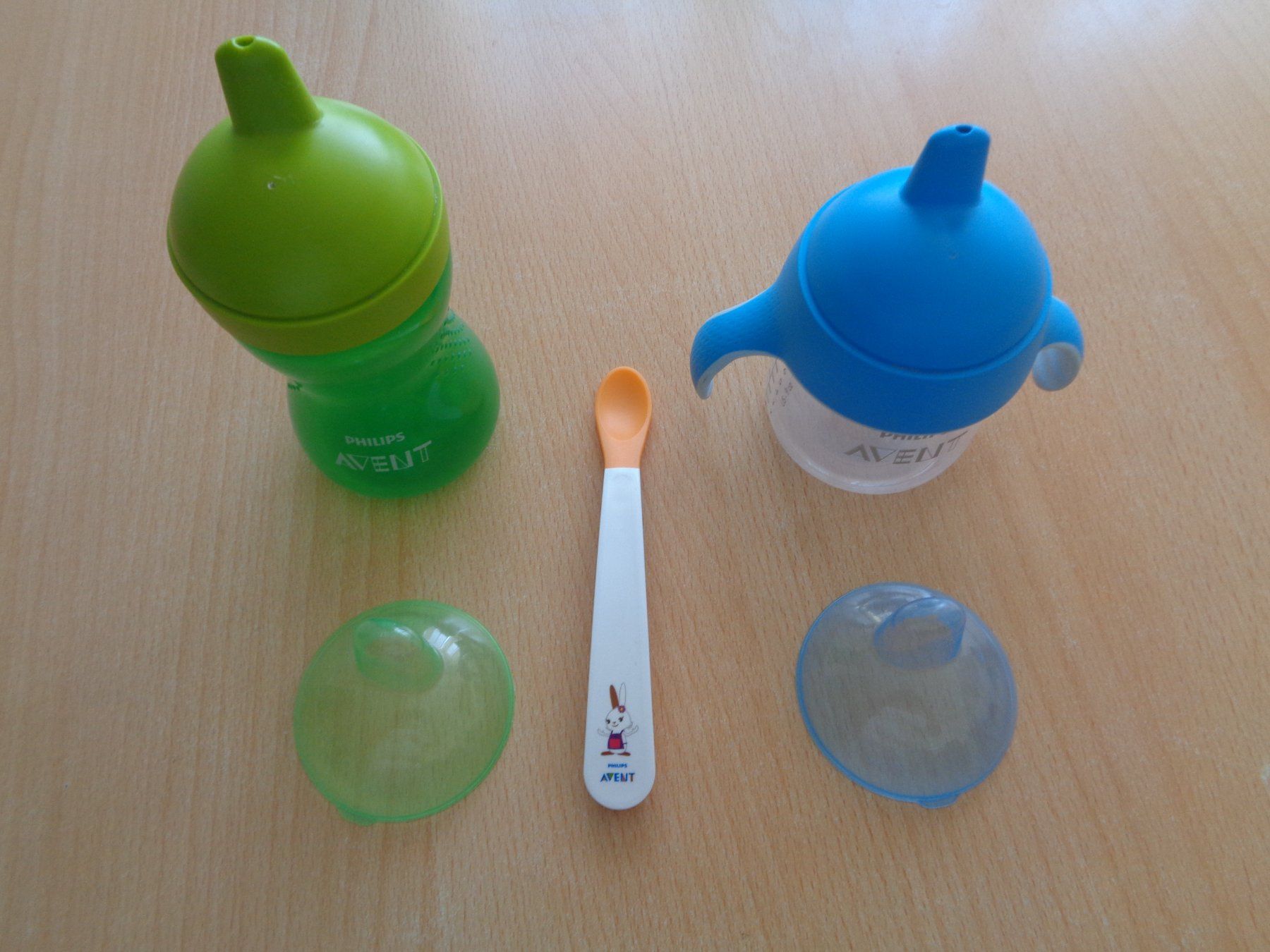 Avent Pasti del neonato: Avent Trinkbecher und Breilöffeli – Nuovo (secondo la descrizione) da Dietikon venduto da chroetli77 1