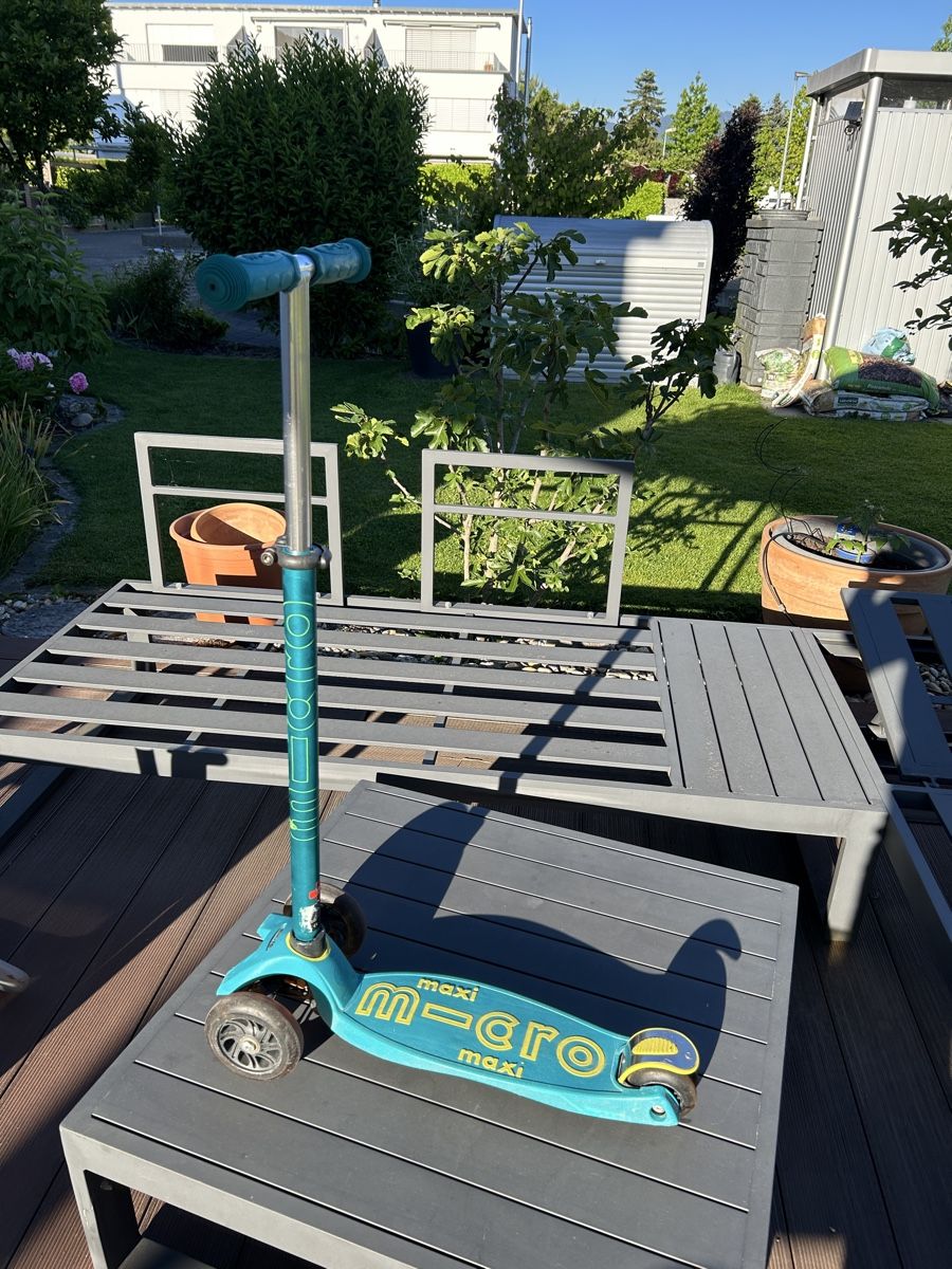 Micro Kickboard: Micro Maxi Roller Kinder Roller blau gutem Zustand – Usato da Widnau venduto da hbr_mhx2 2