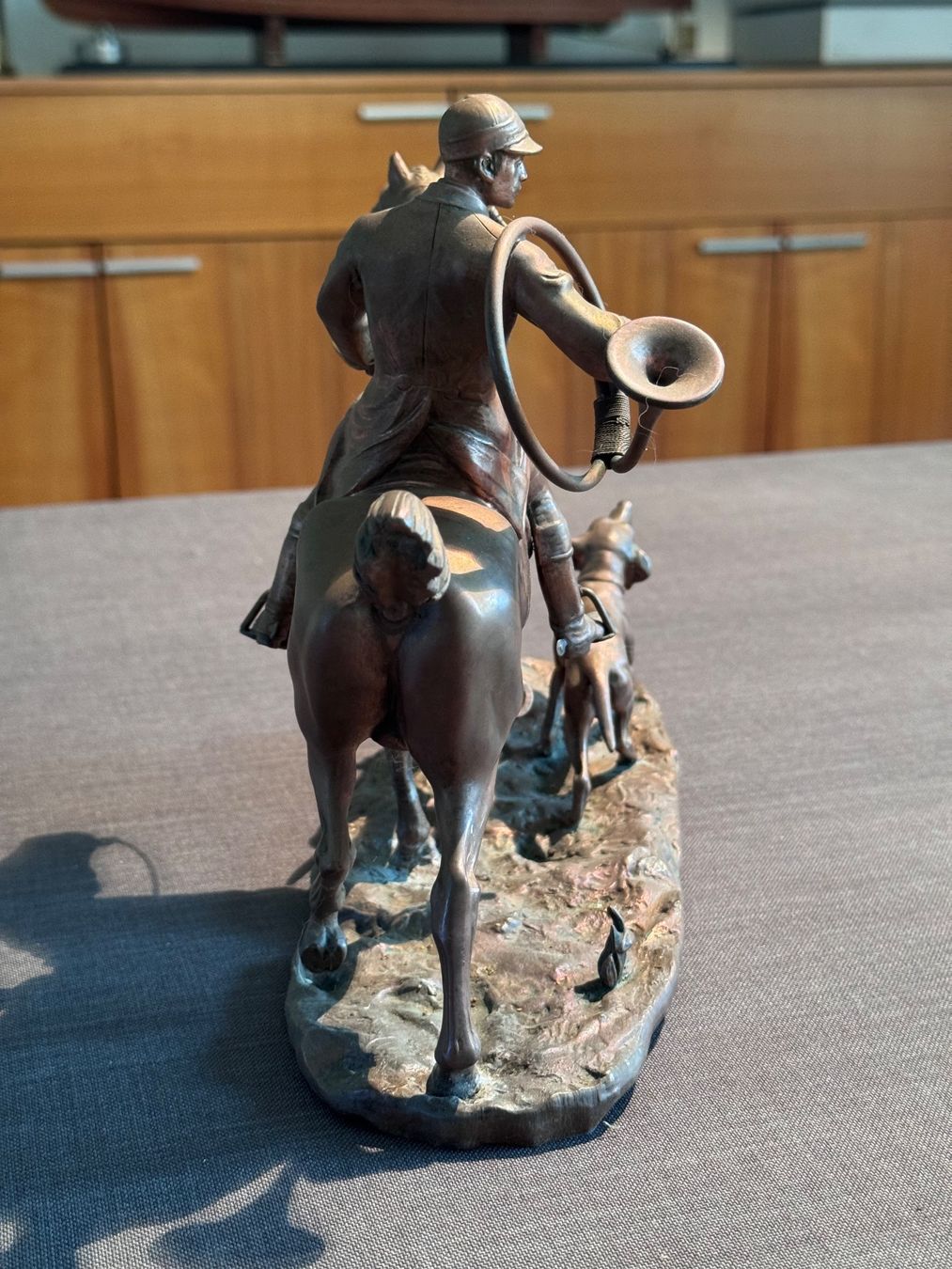 Skulpturen & Statuen: Statue/Figur Jäger auf Pferd mit Hunden – Gebraucht aus Oberrüti von HotRod1932 3