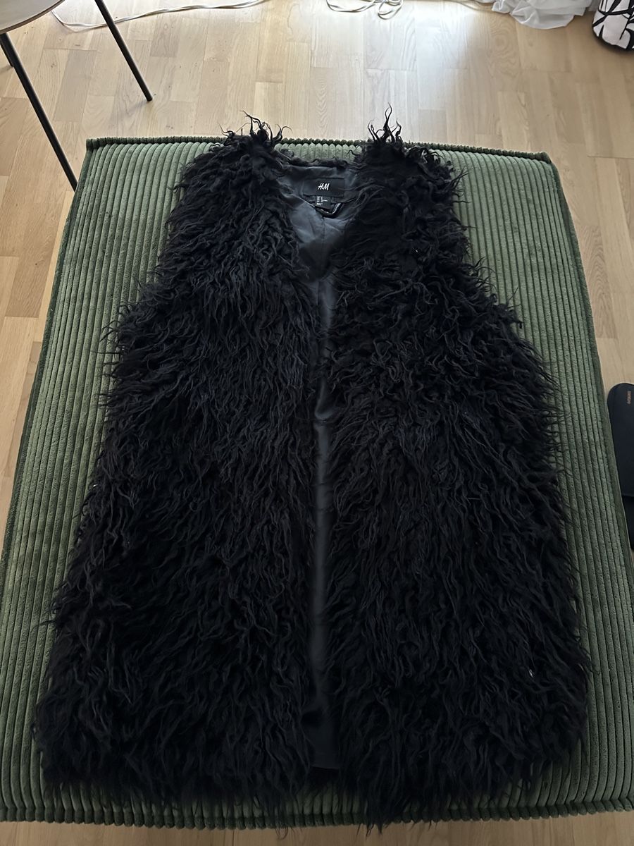 H&M Gilets & Westen: fellgilet (S) – Gebraucht aus Freidorf TG von driftingforthrifting