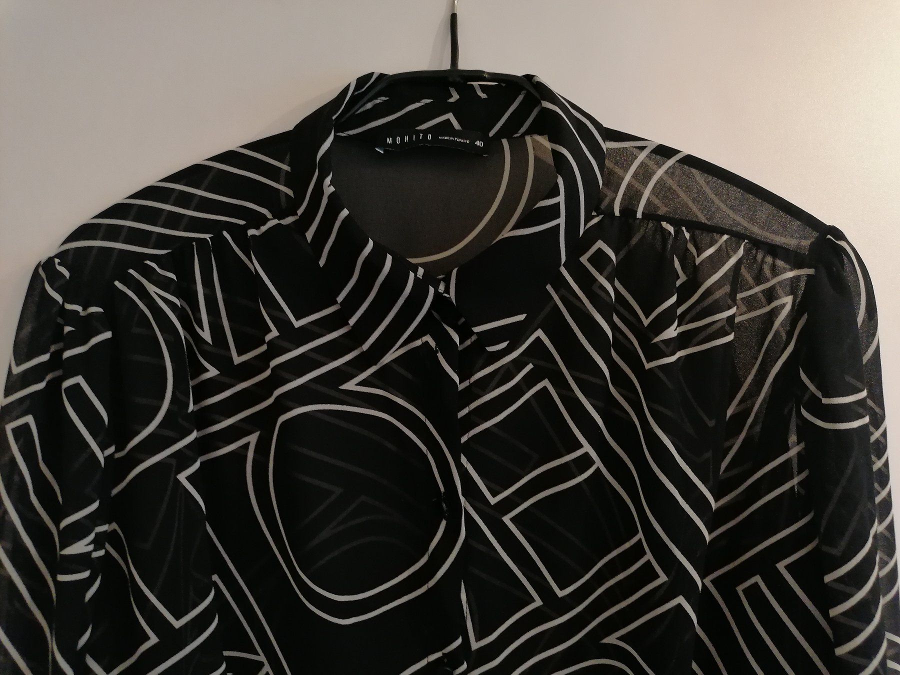 Blusen: MOHITO Elegante Bluse Schwarz Gr. 40 – Gebraucht aus Zug von Annina29 1