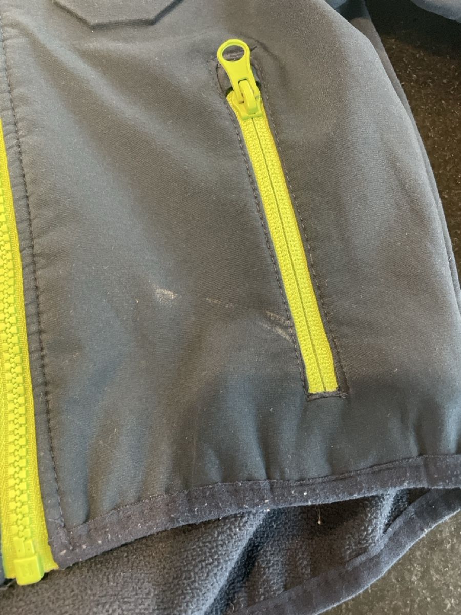 Lotti & Set di vestiti: Dünne Regenjacke und Softshelljacke 92 – Usato da Rheinklingen venduto da Wandita 3
