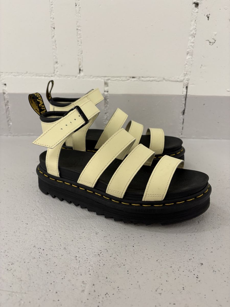 Damenschuhe: Dr. Martens Sandalen – Gebraucht aus Seengen von mic.soph